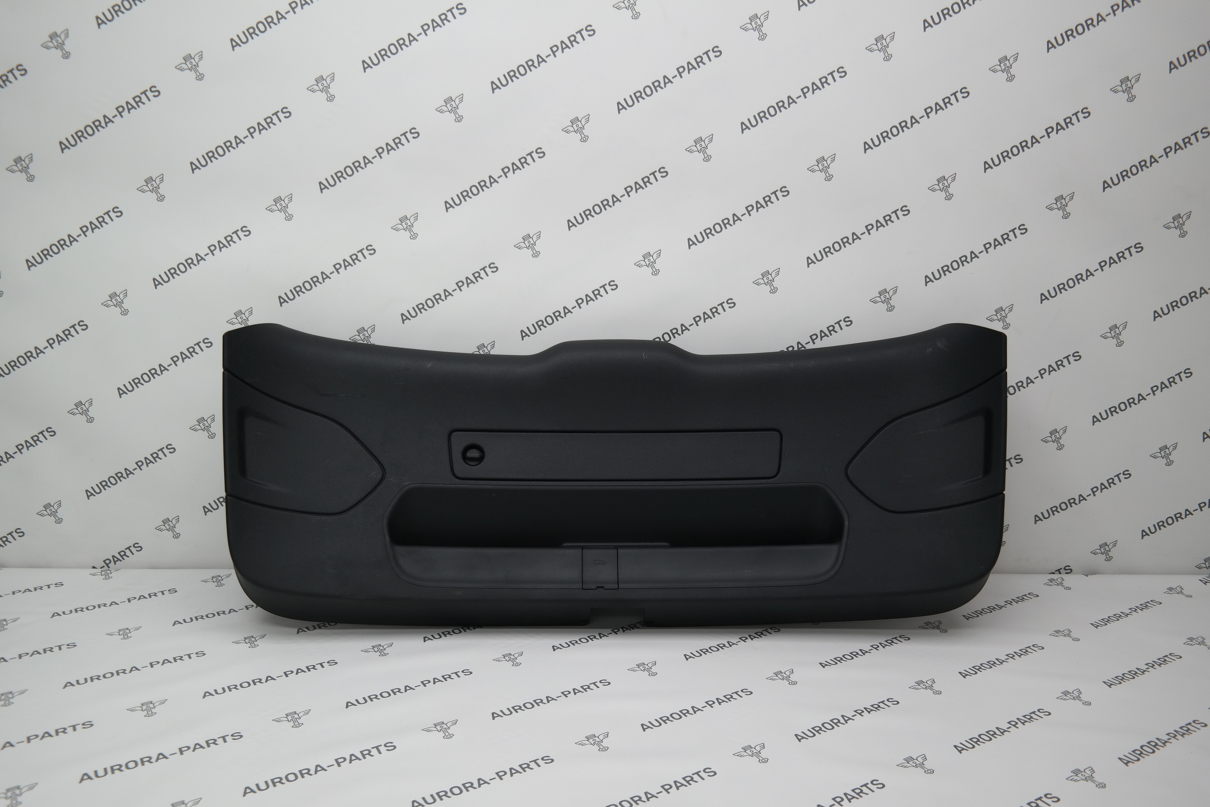 Обшивка крышки багажника Audi Q3