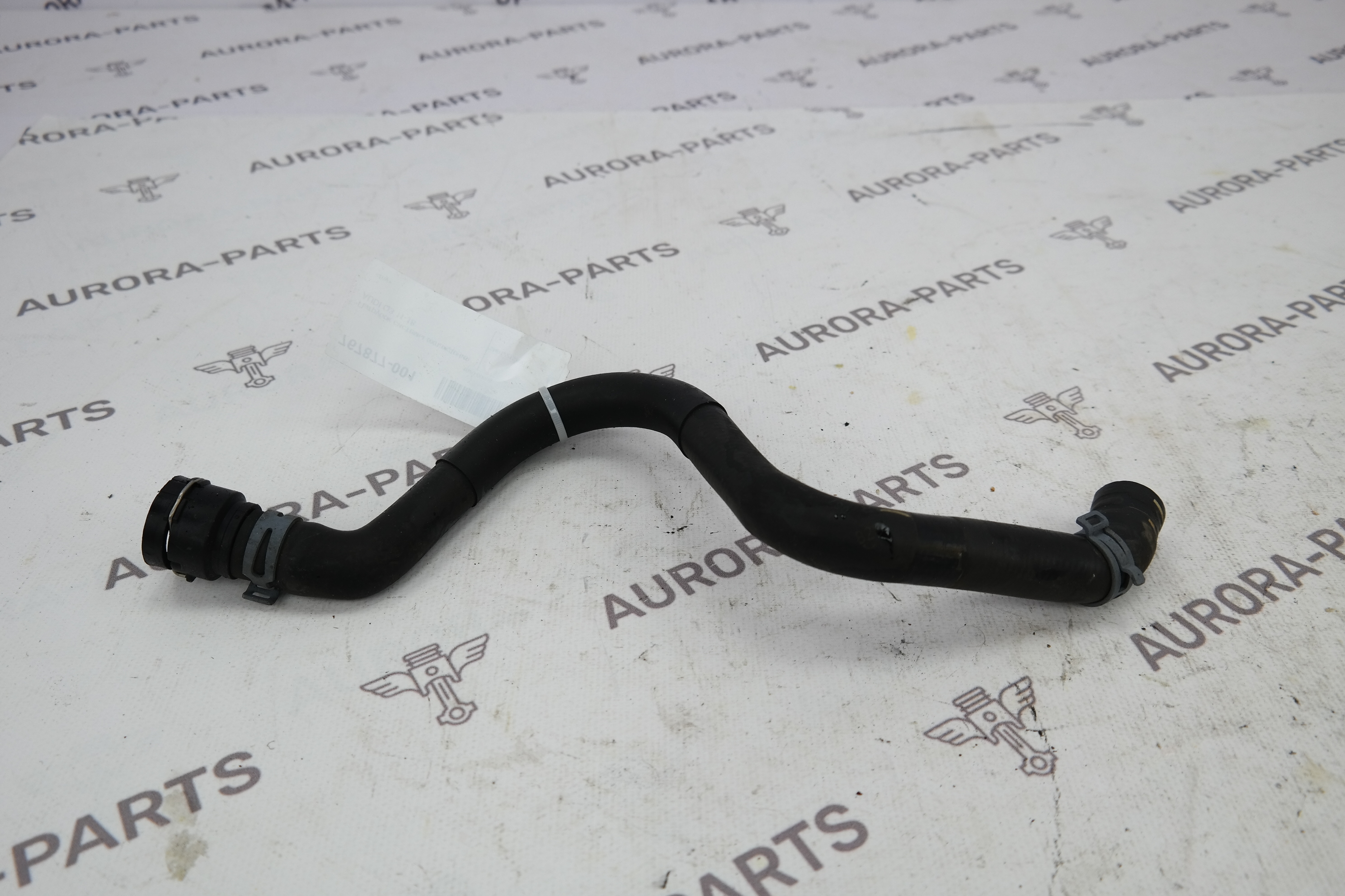 Патрубок системы охлаждения Audi Q3