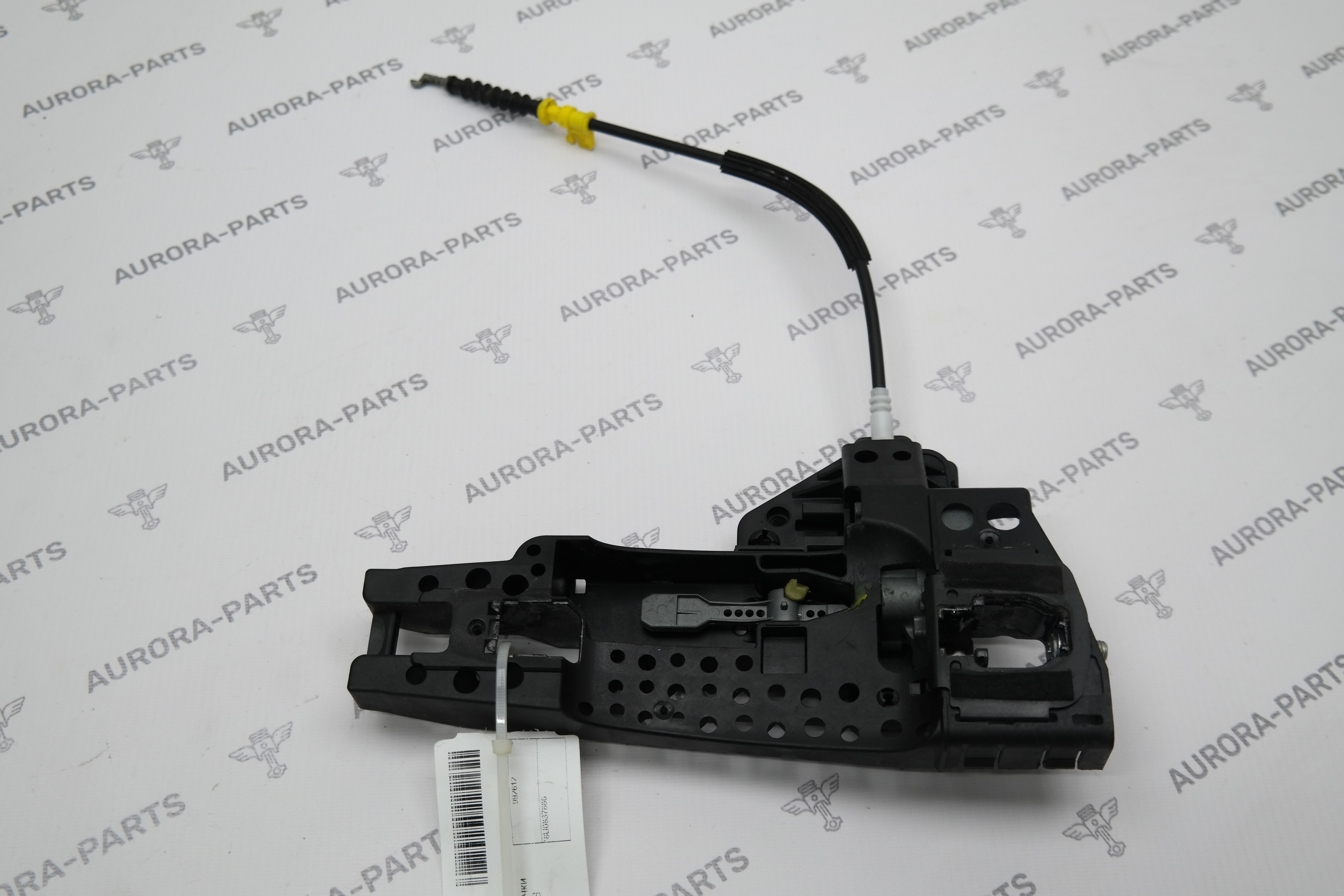 Кронштейн наружней ручки двери RH Audi Q3