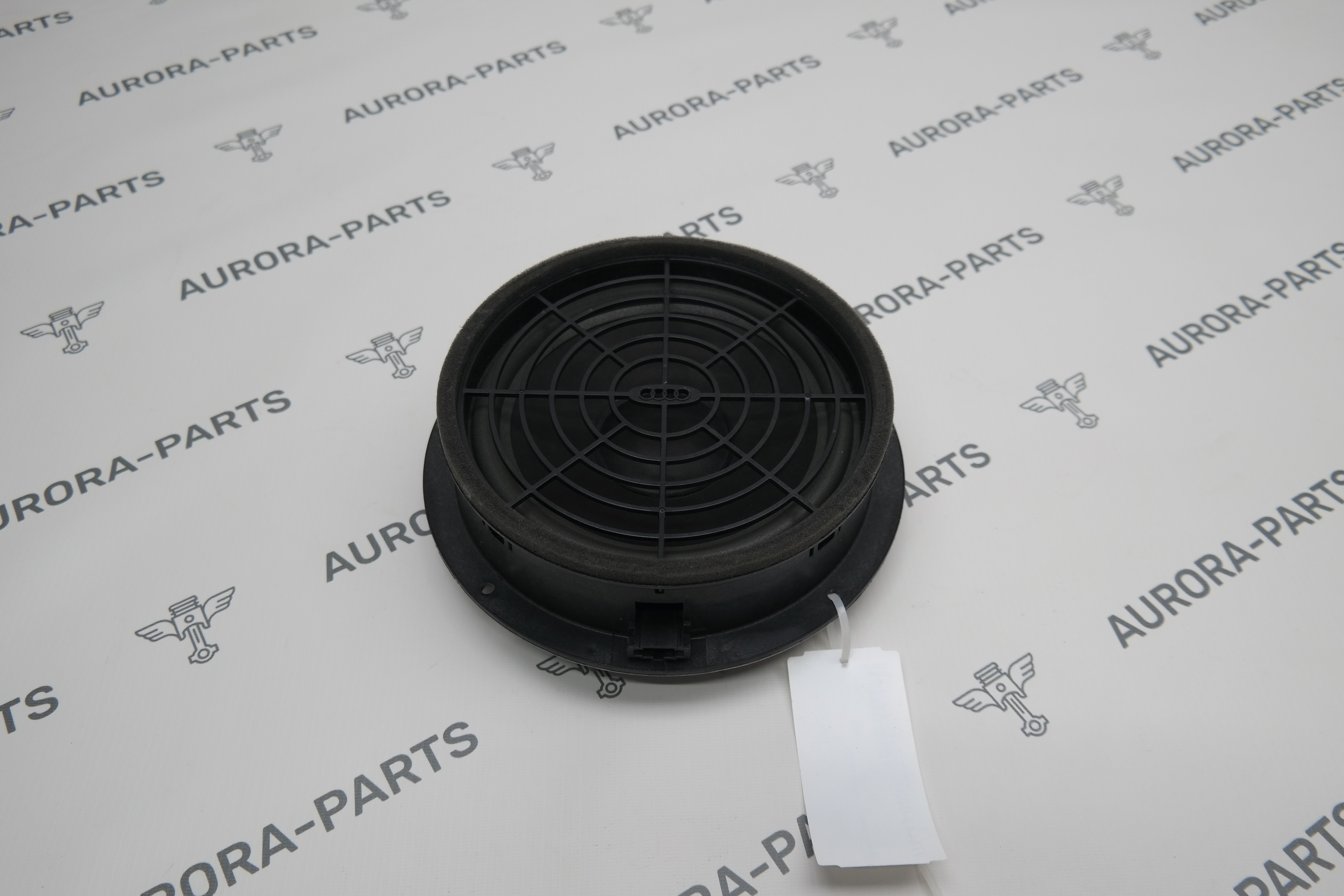 Динамик задней двери Audi Q3