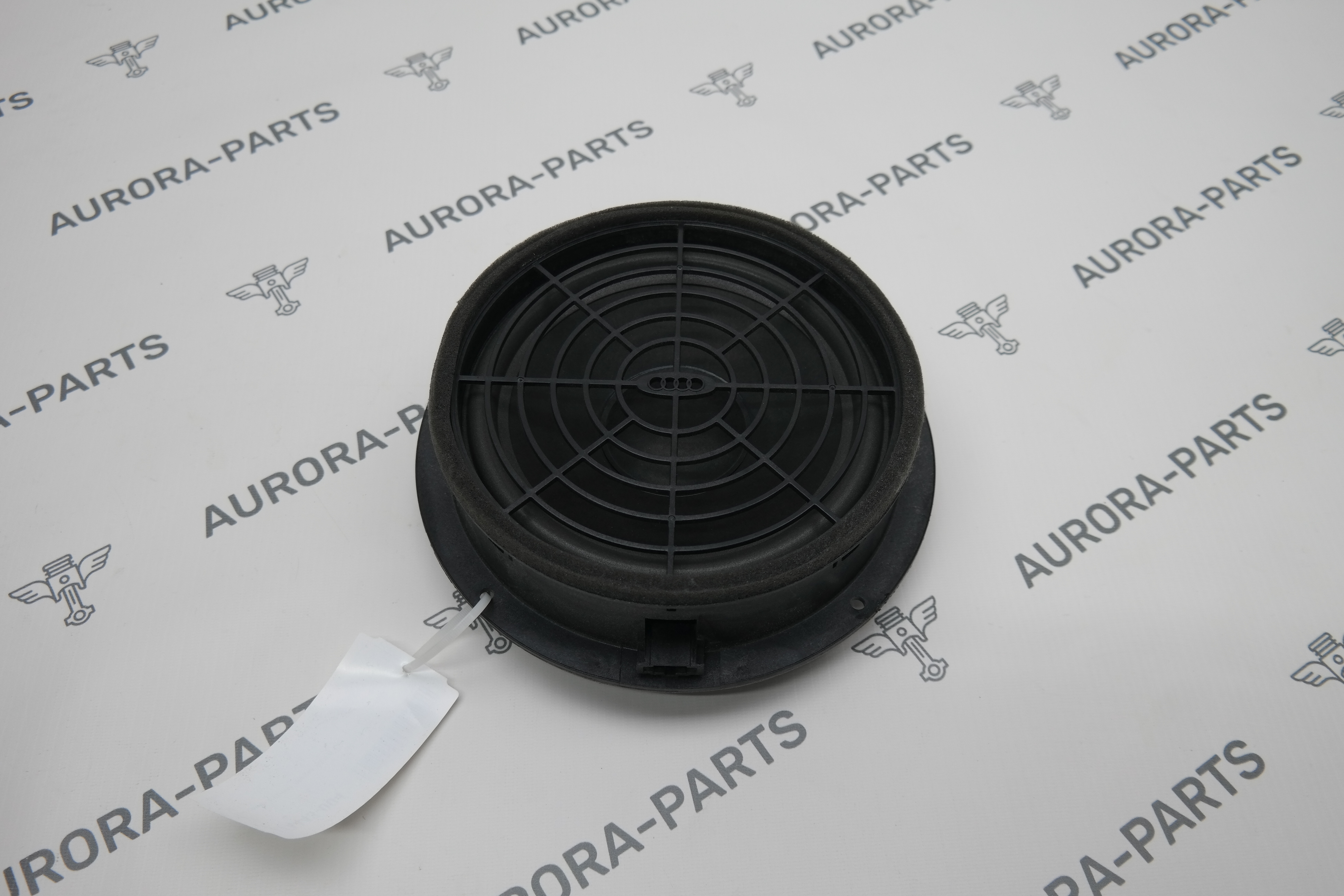 Динамик задней двери Audi Q3