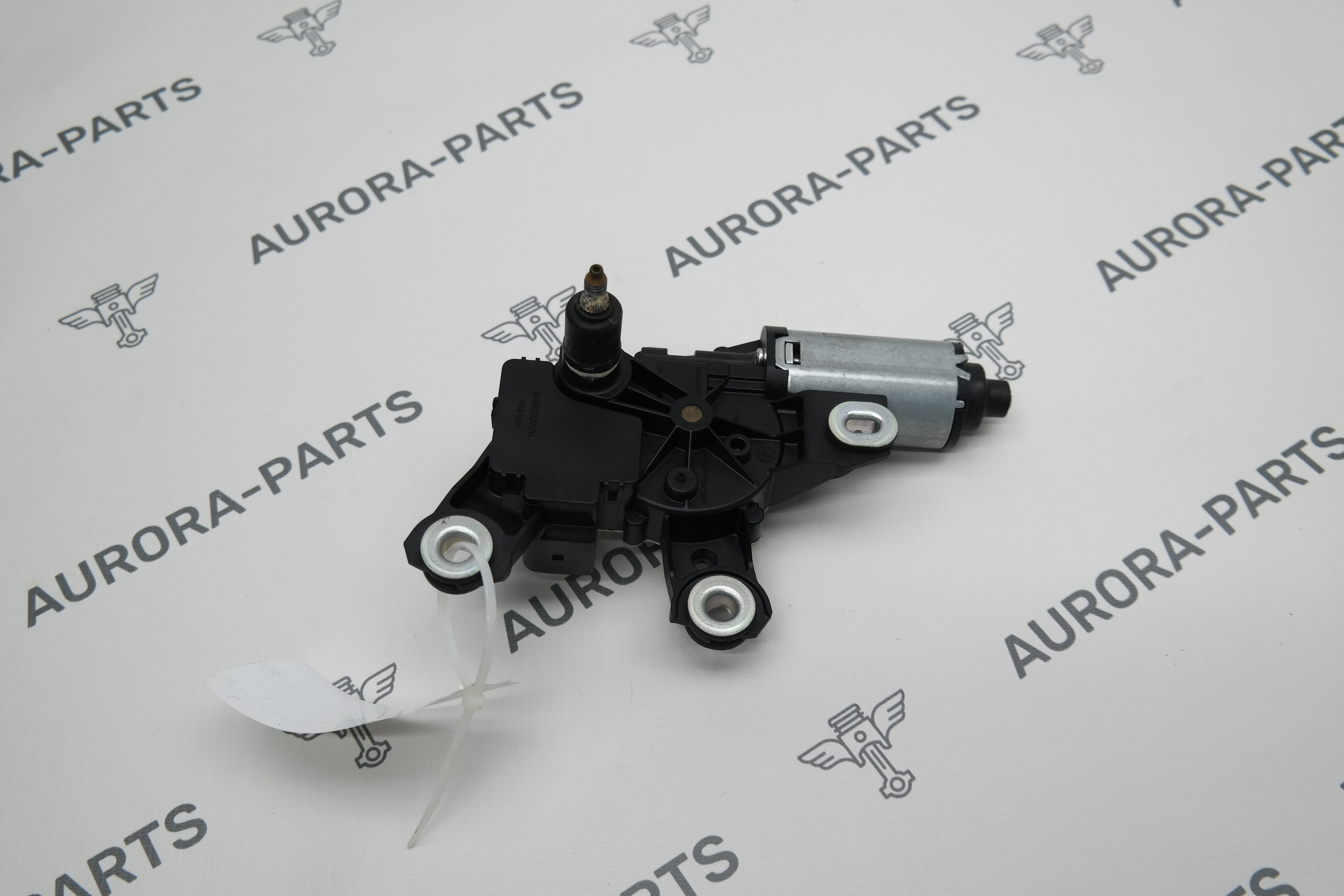 Мотор стеклоочистителя крышки багажника Audi Q3