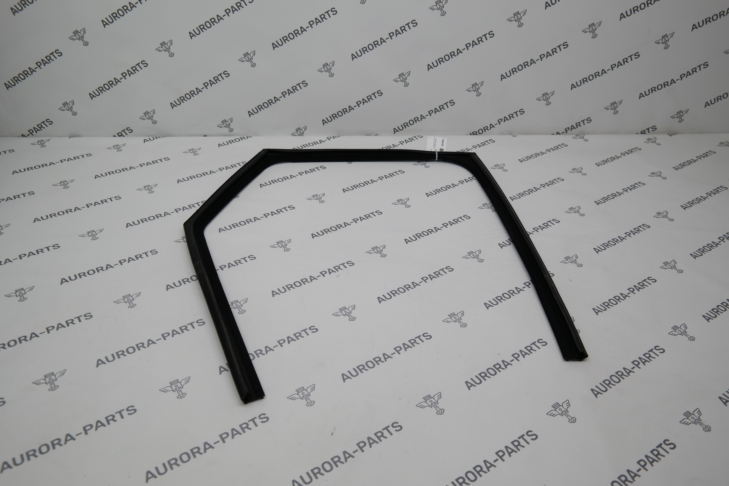 Направляющая стекла задней двери RH Land Rover Discovery