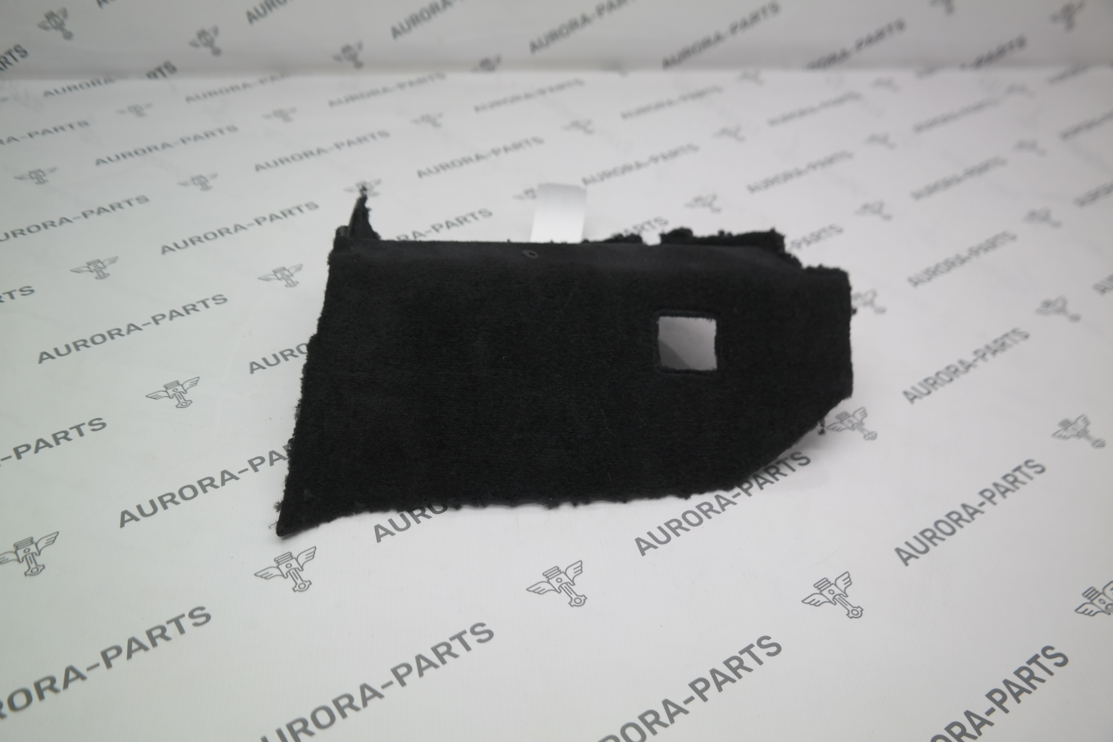 Обшивка багажника угловая RH Land Rover Range Rover Sport