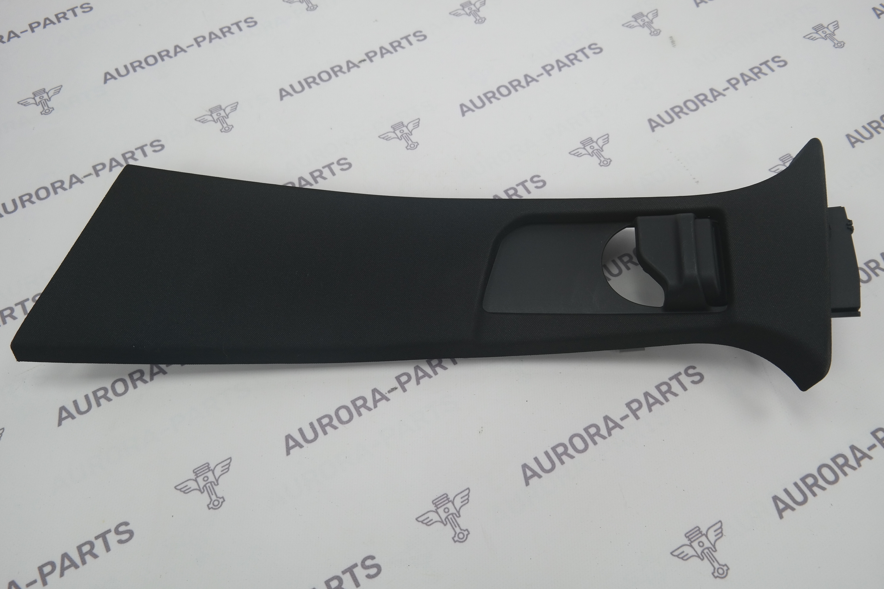 Обшивка стойки B LH COUPE Mercedes GLC