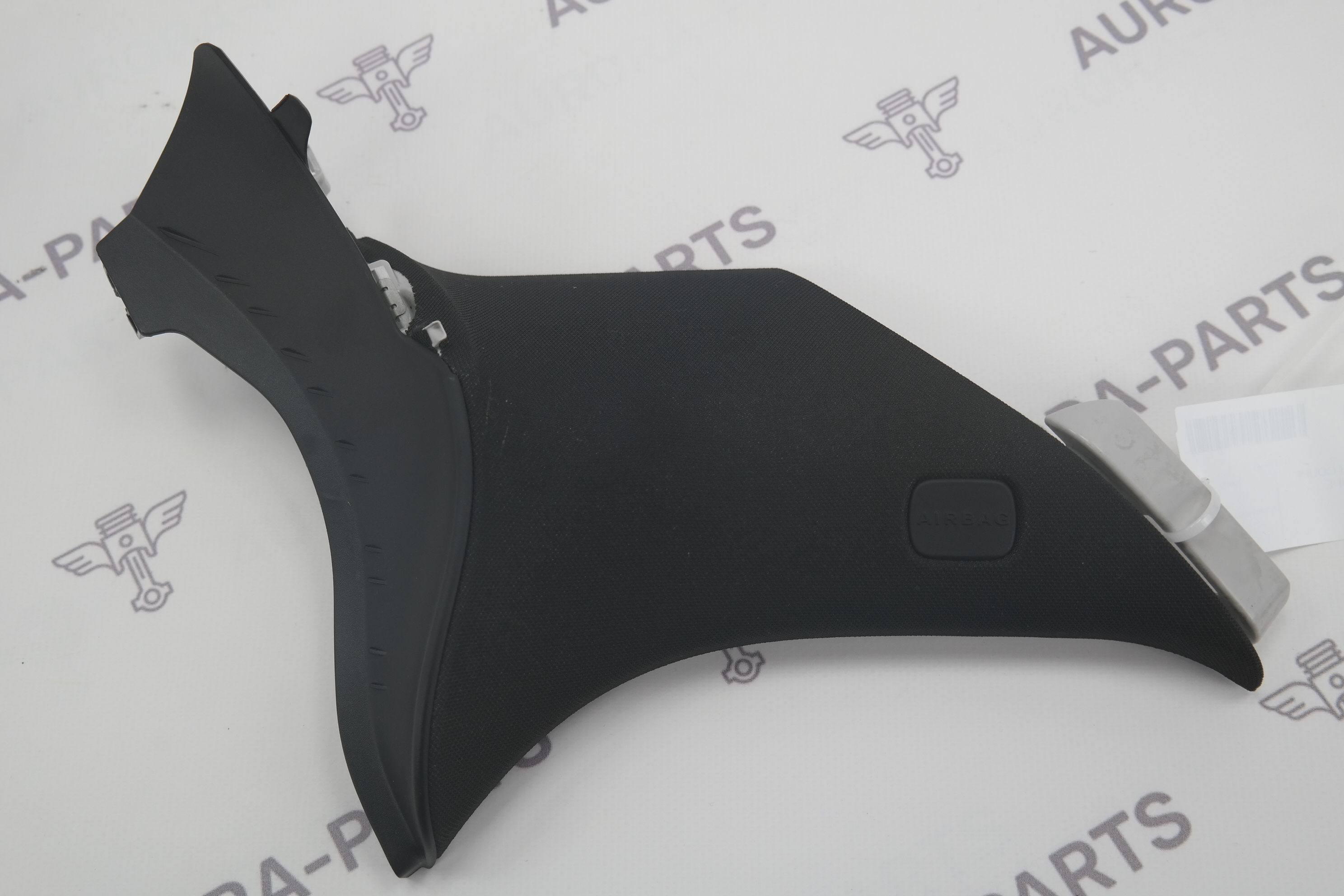 Обшивка стойки C LH COUPE Mercedes GLC