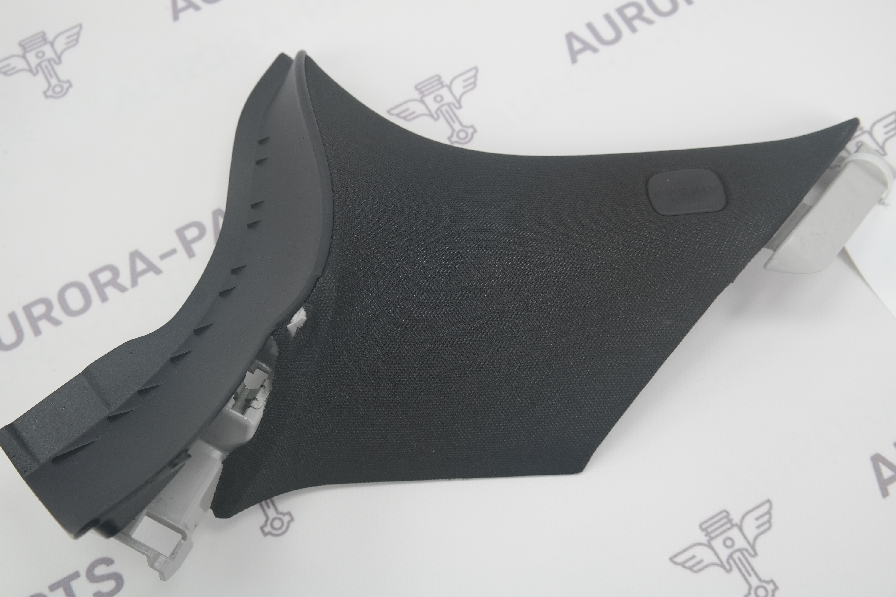 Обшивка стойки C RH COUPE Mercedes GLC