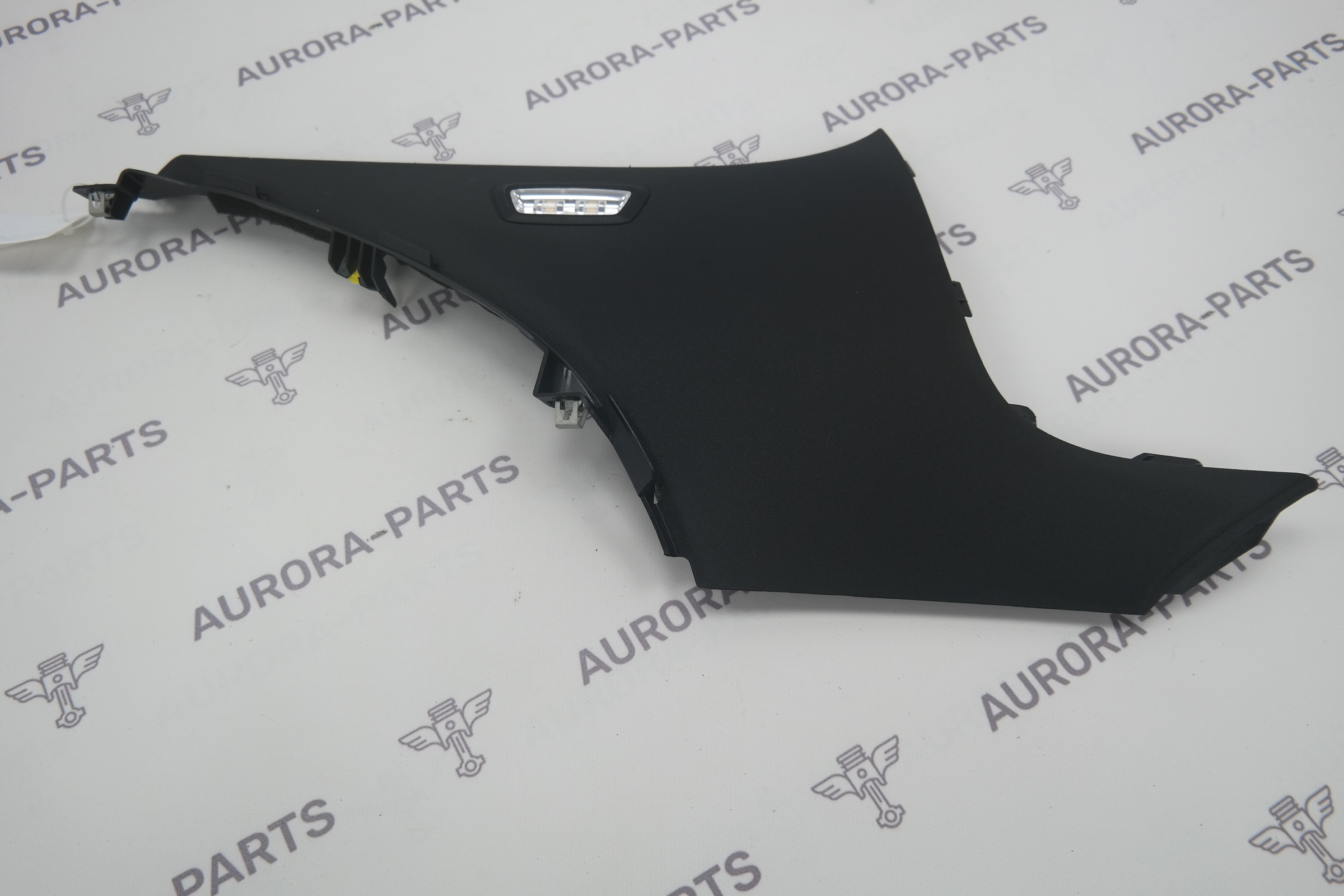 Обшивка стойки D LH COUPE Mercedes GLC