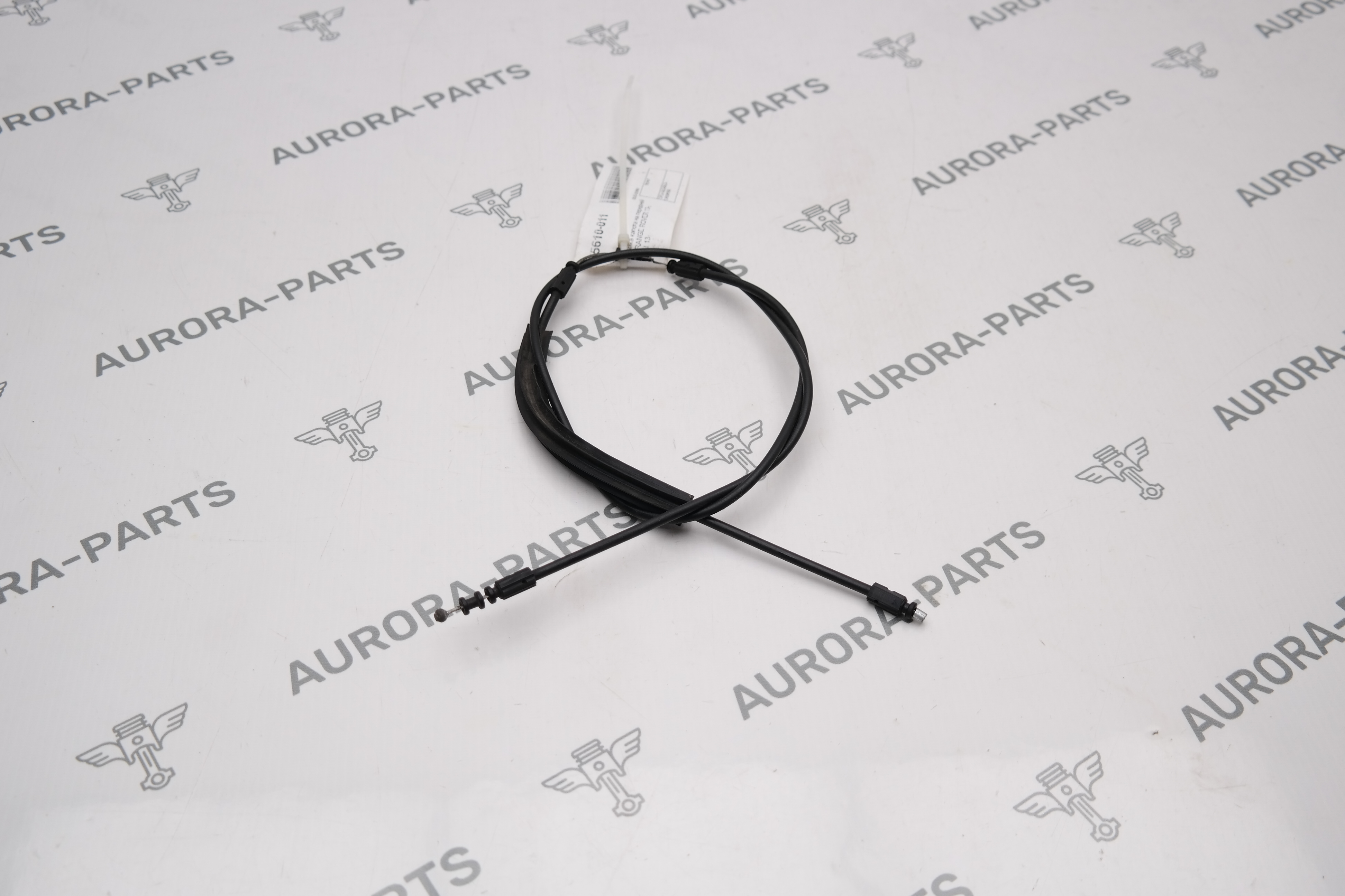 Трос замка капота на передней панели Land Rover Range Rover Sport