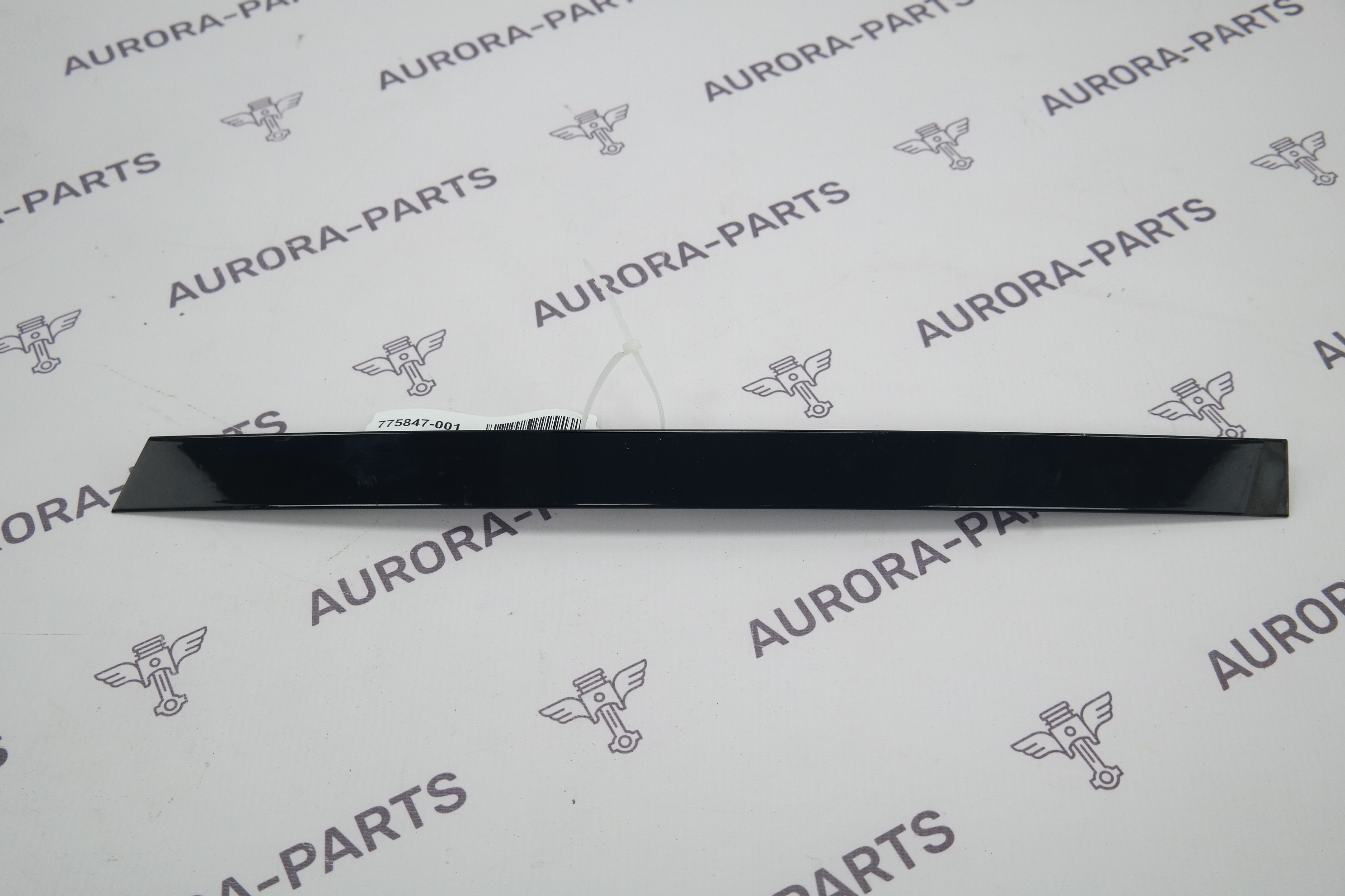 Накладка рамы окна (задней стойки) задней двери LH BMW X5