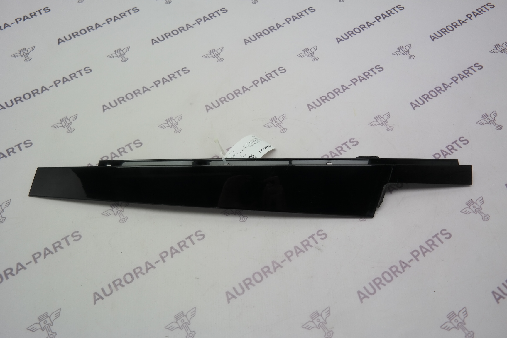 Накладка рамы окна (центральной стойки) передней двери RH BMW X5