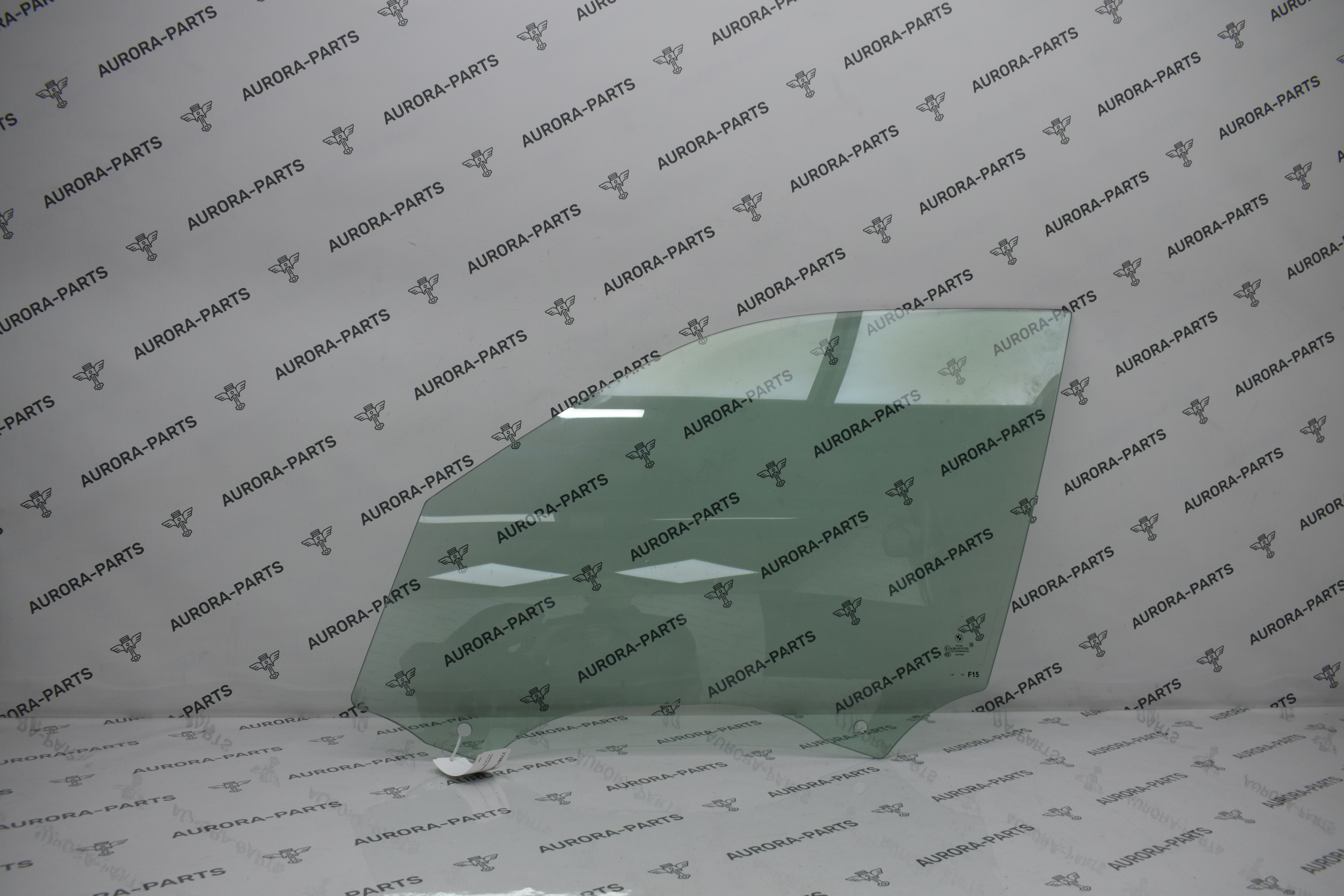 Стекло передней двери LH BMW X5