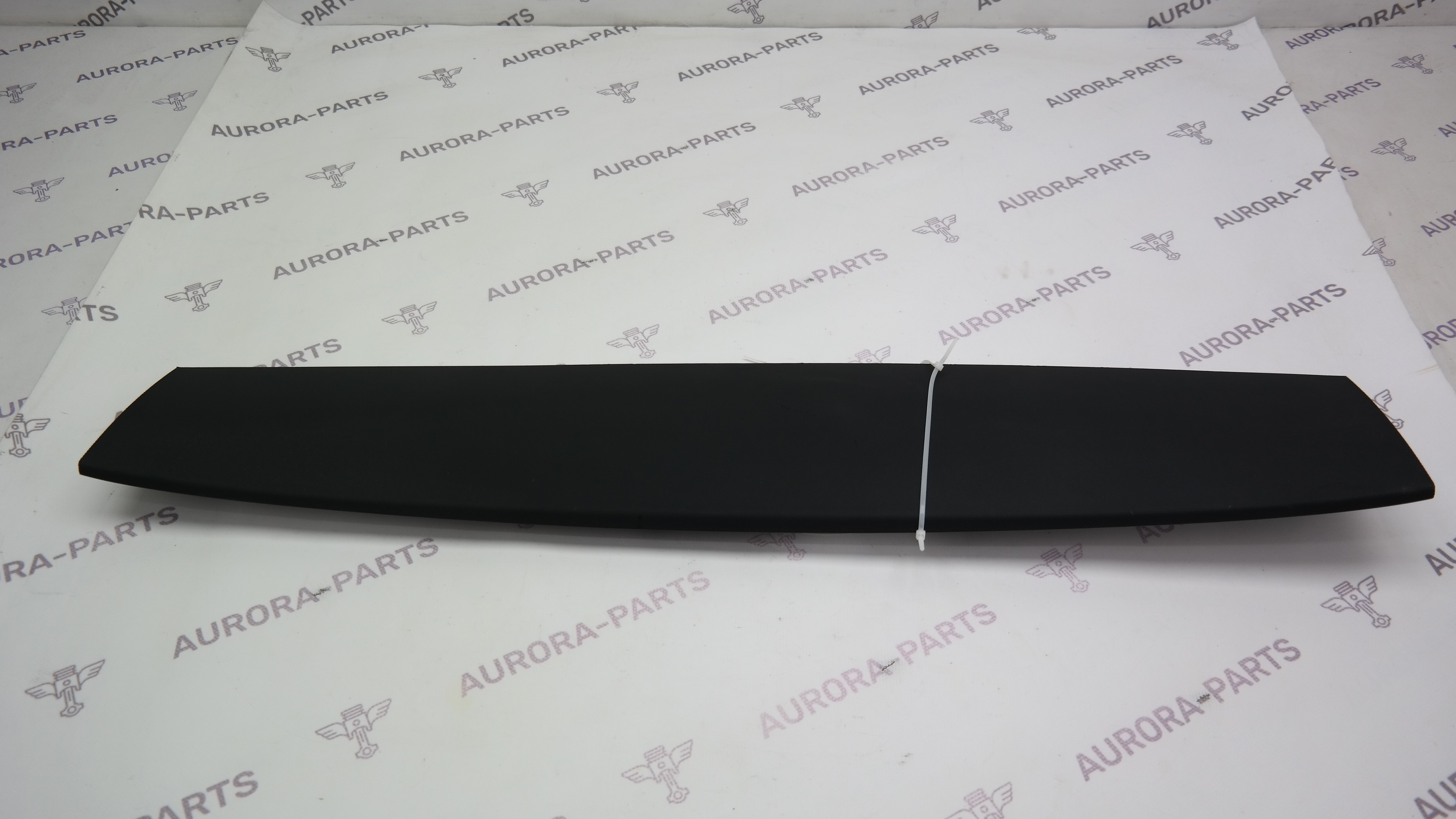 Обшивка багажной двери верхняя schwarz BMW X5