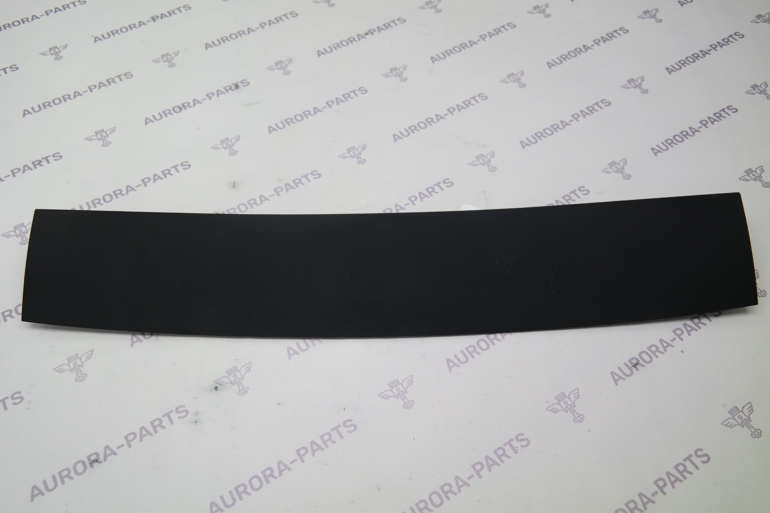 Обшивка багажной двери верхняя schwarz BMW X5