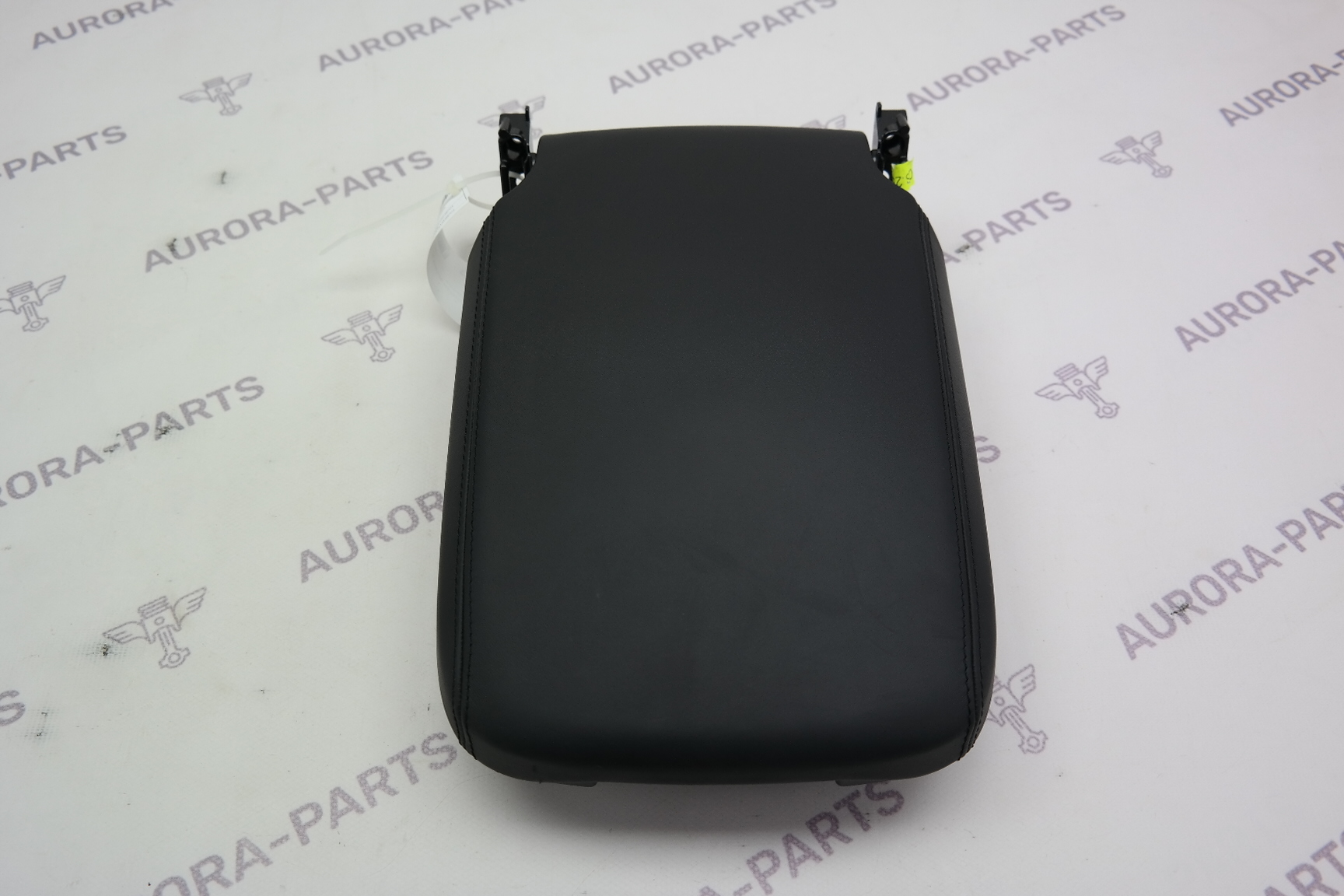 Подлокотник, крышка центральной консоли Land Rover Range Rover Sport