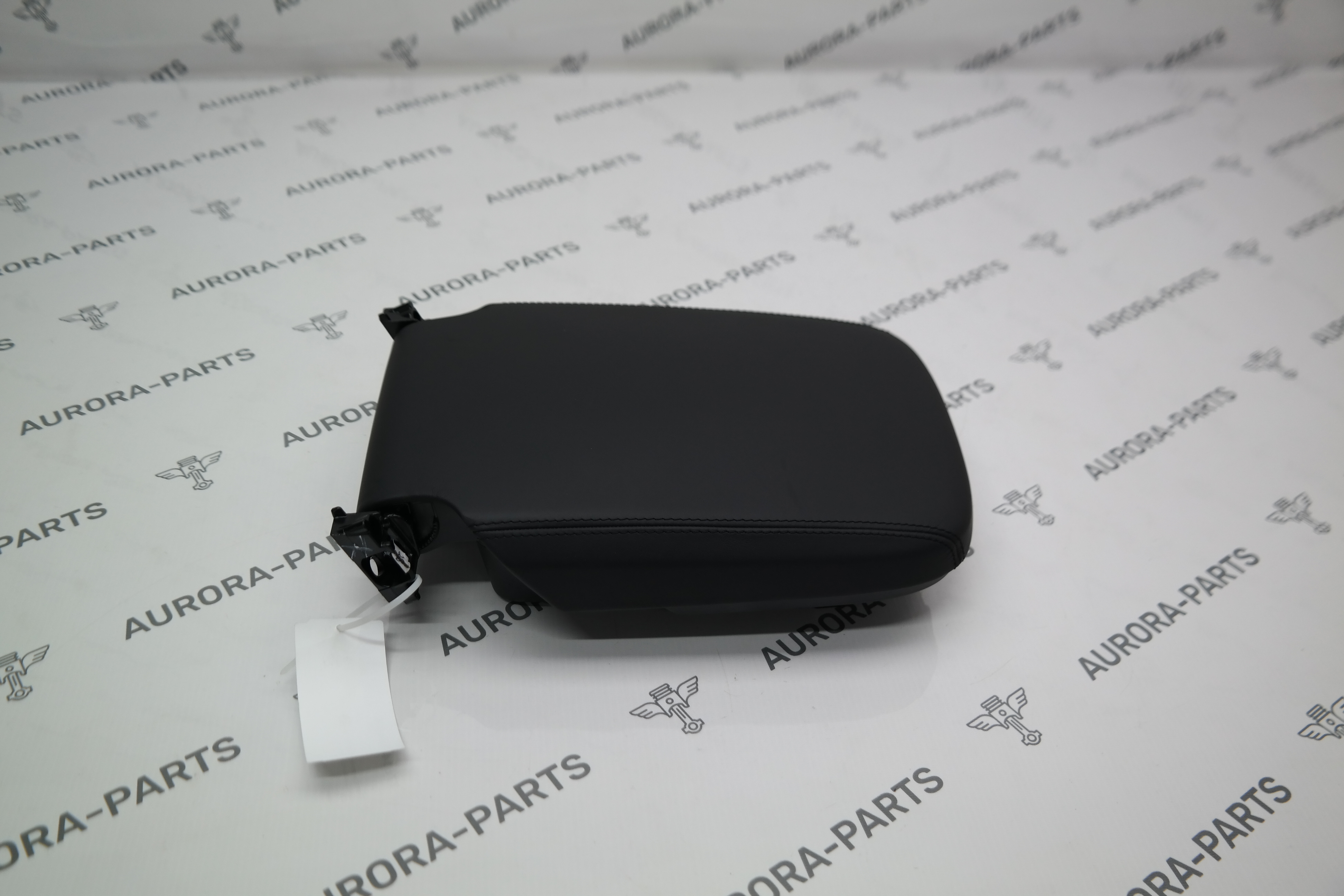 Подлокотник, крышка центральной консоли Land Rover Range Rover Sport