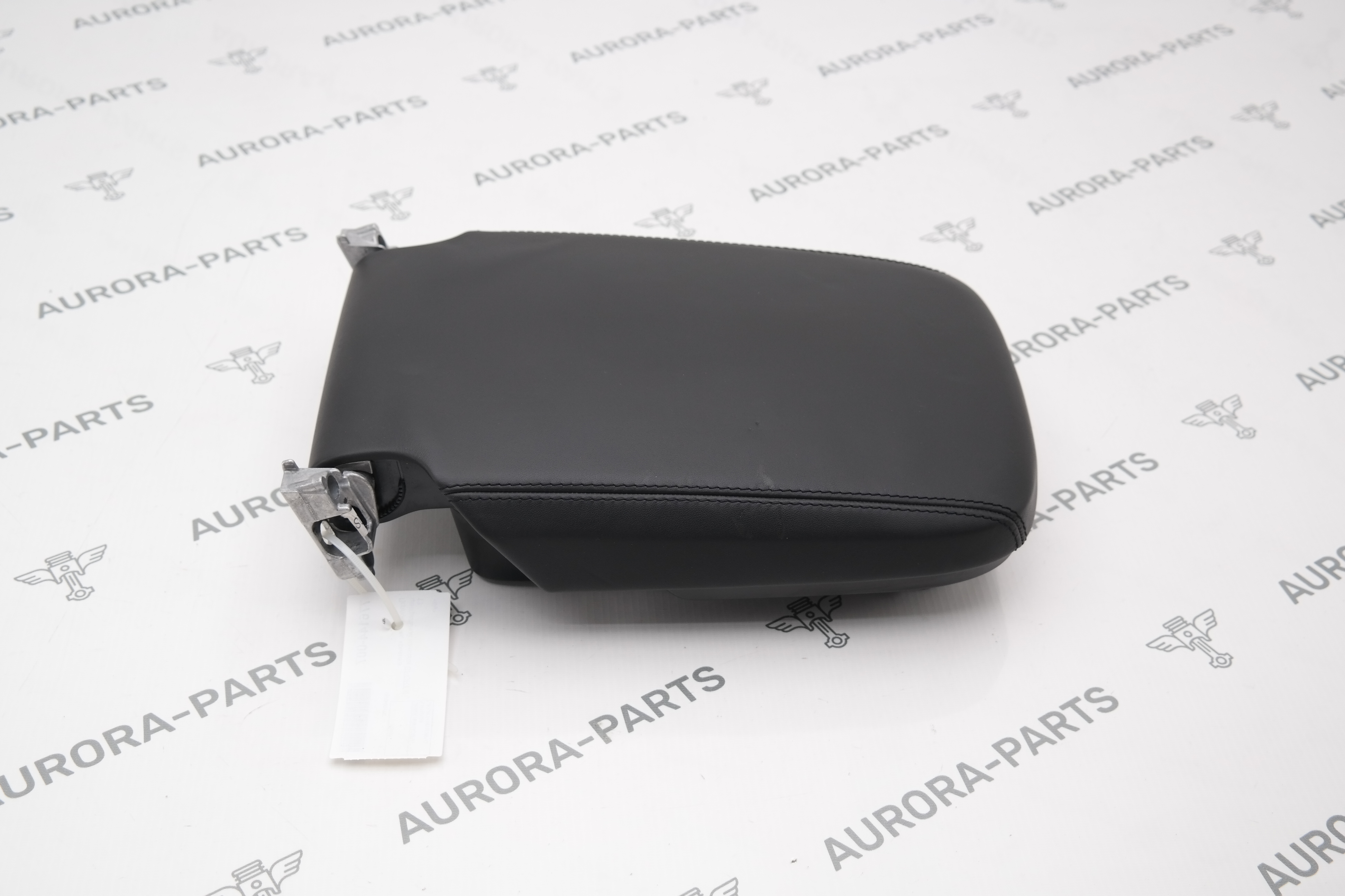 Подлокотник, крышка центральной консоли Land Rover Range Rover Sport