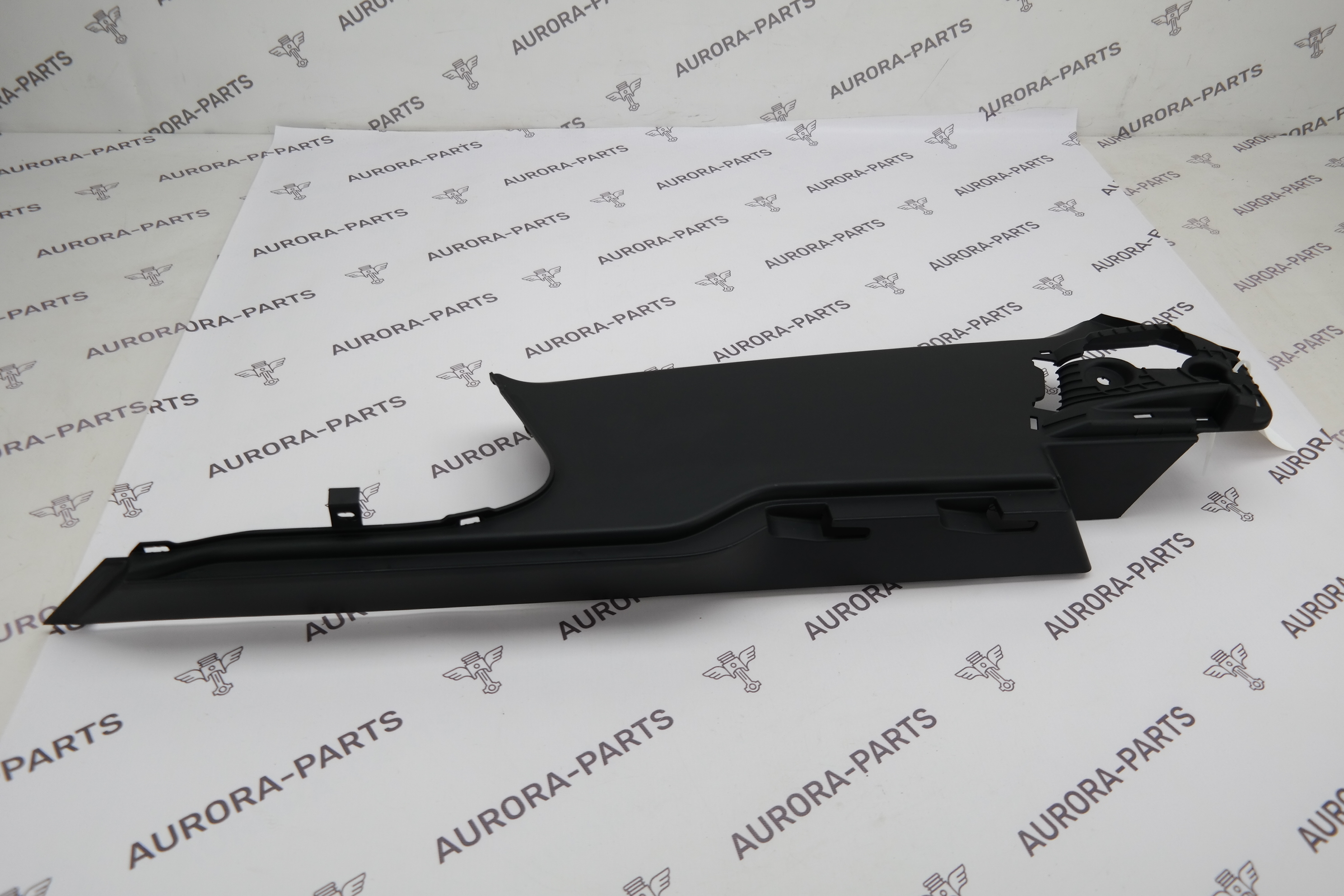 Накладка кронштейна полки багажника LH Land Rover Range Rover 30DDTX