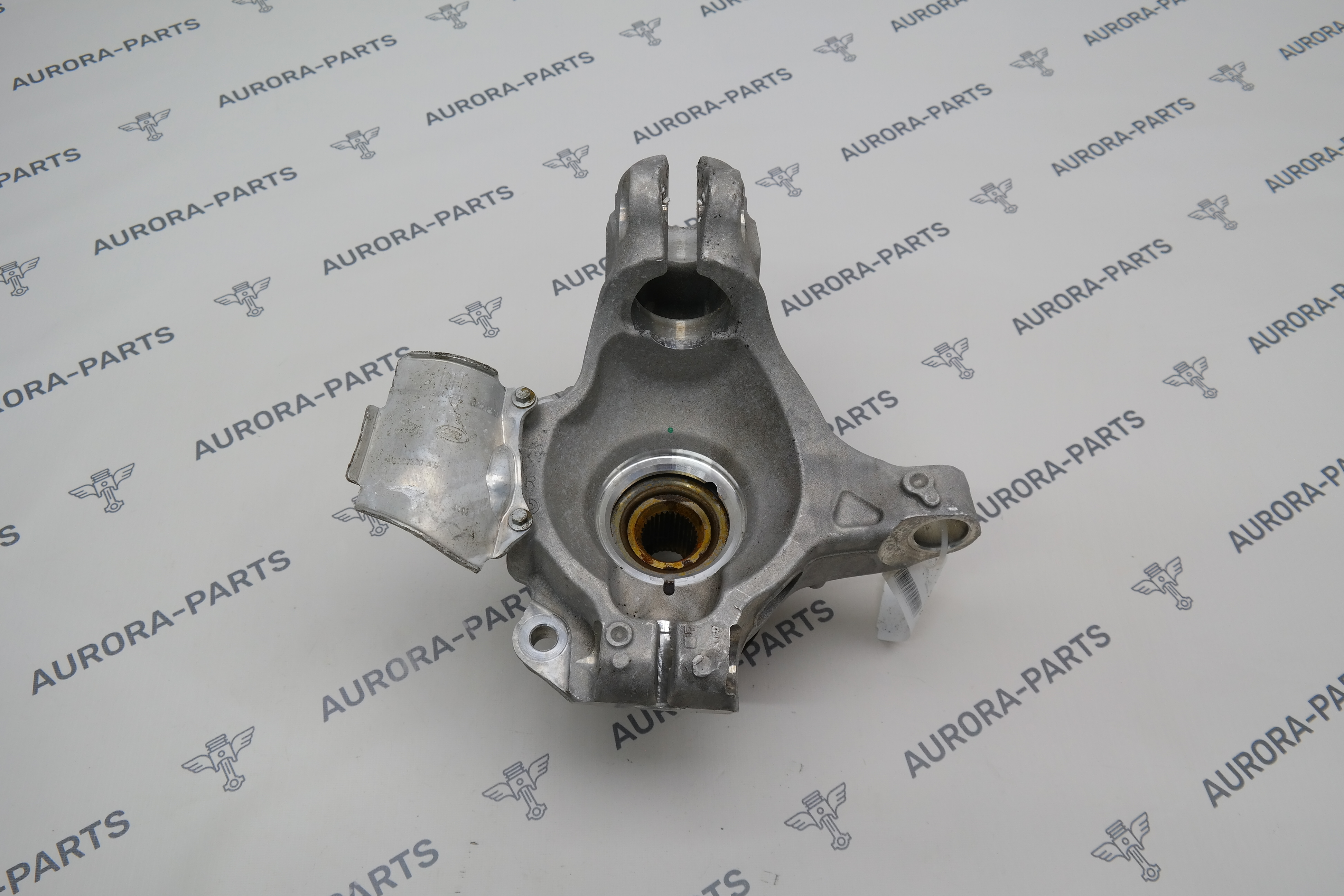 Кулак поворотный передней подвески RH Jaguar E-Pace