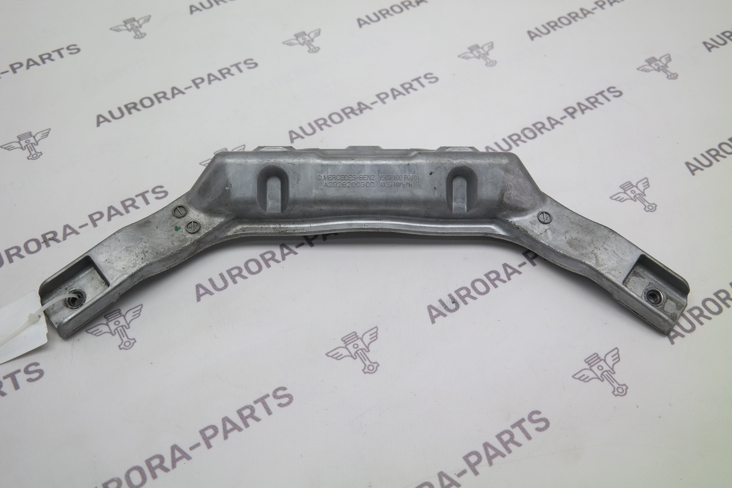 Кронштейн передней панели центральный Mercedes GLE-Coupe