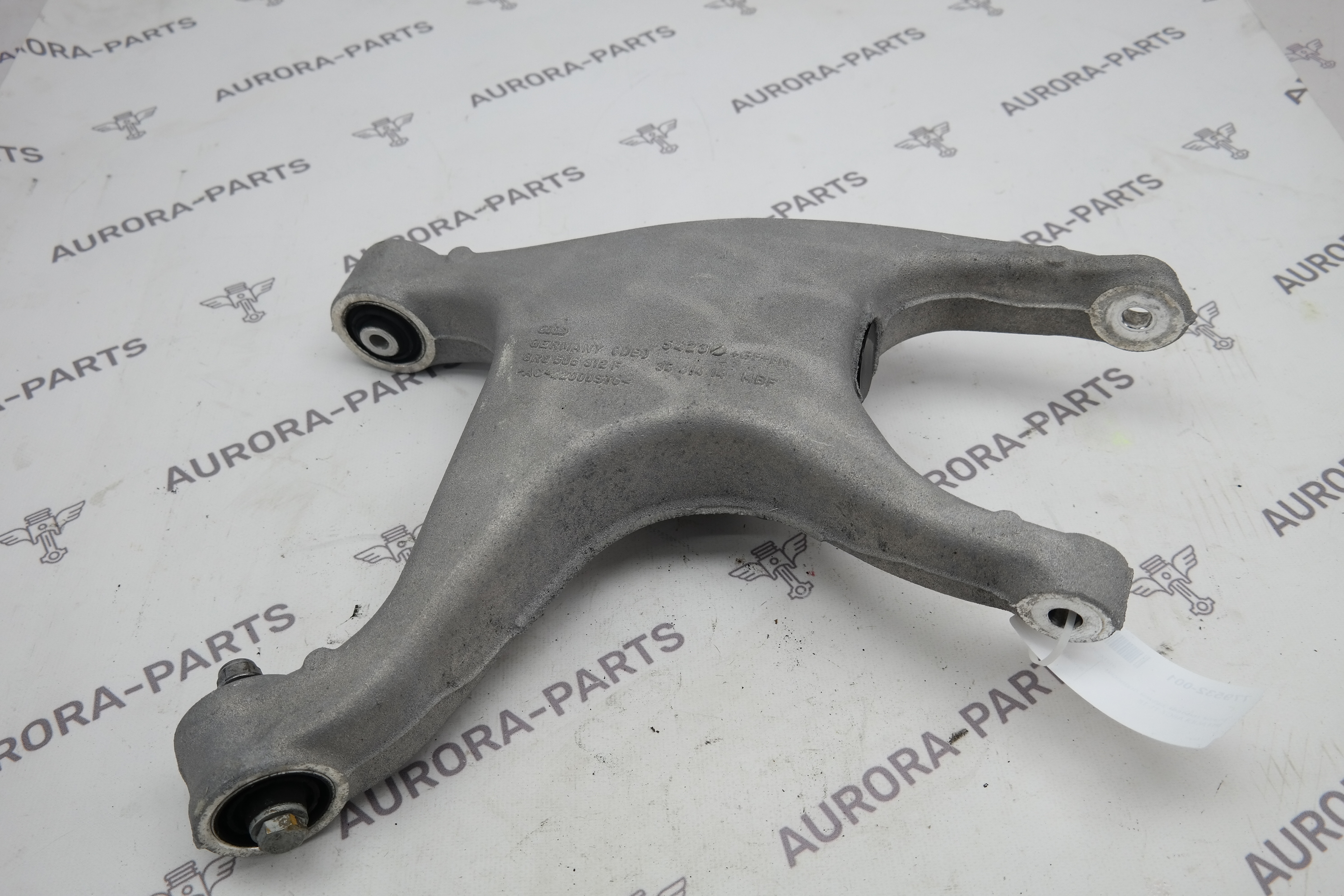 Рычаг нижний задней подвески RH Audi A6