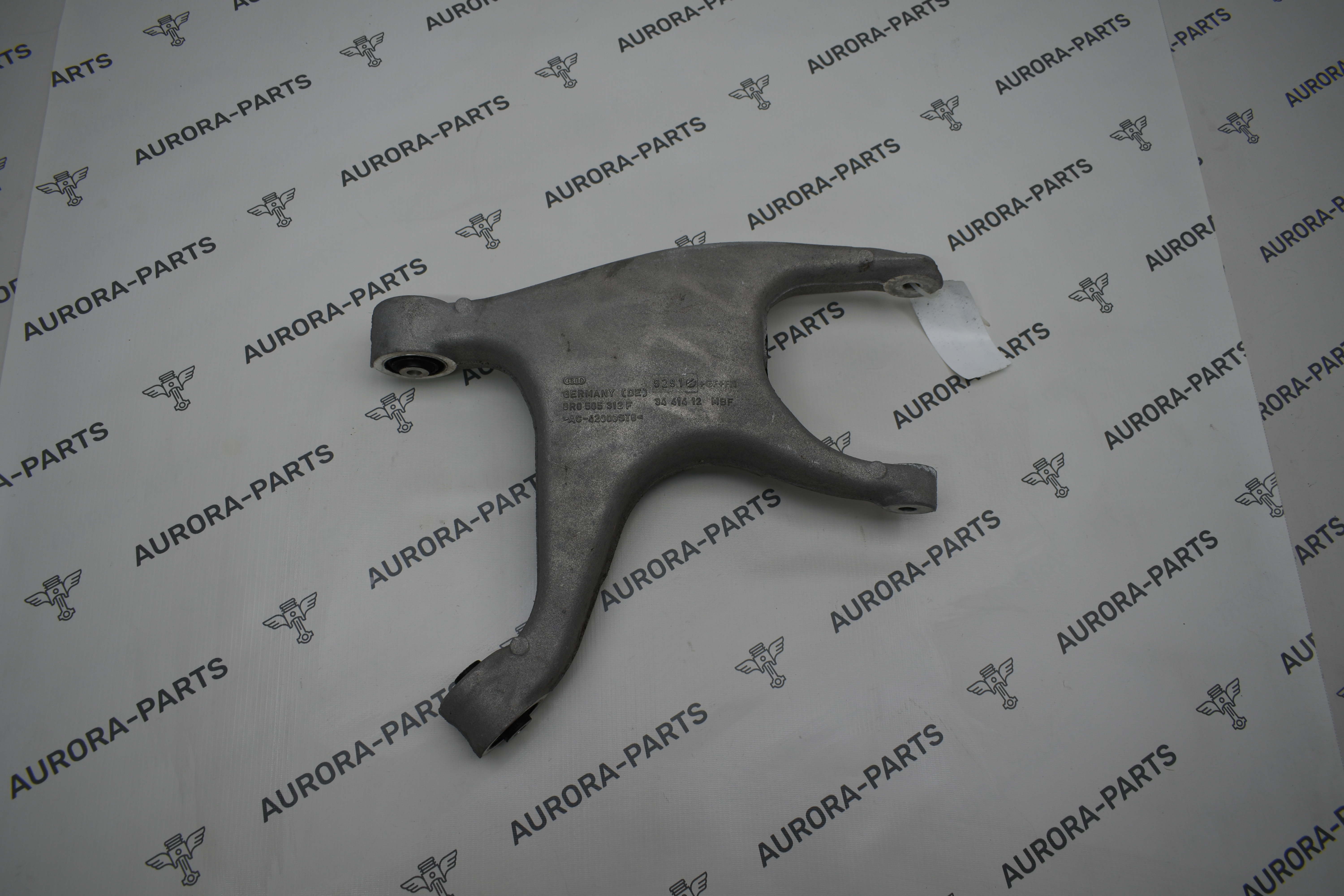 Рычаг нижний задней подвески RH Audi A6