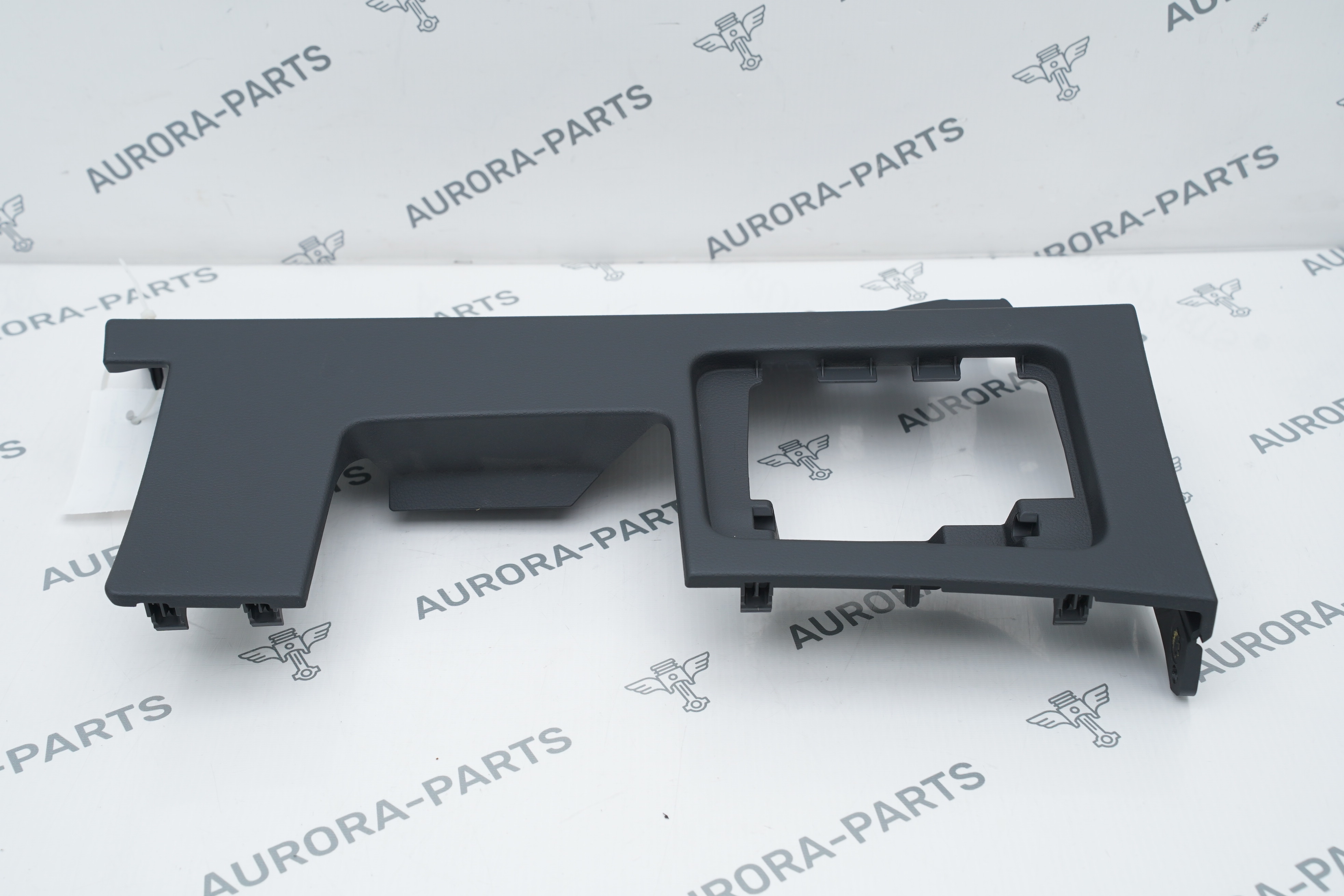 Накладка торпеды под руль Audi Q3