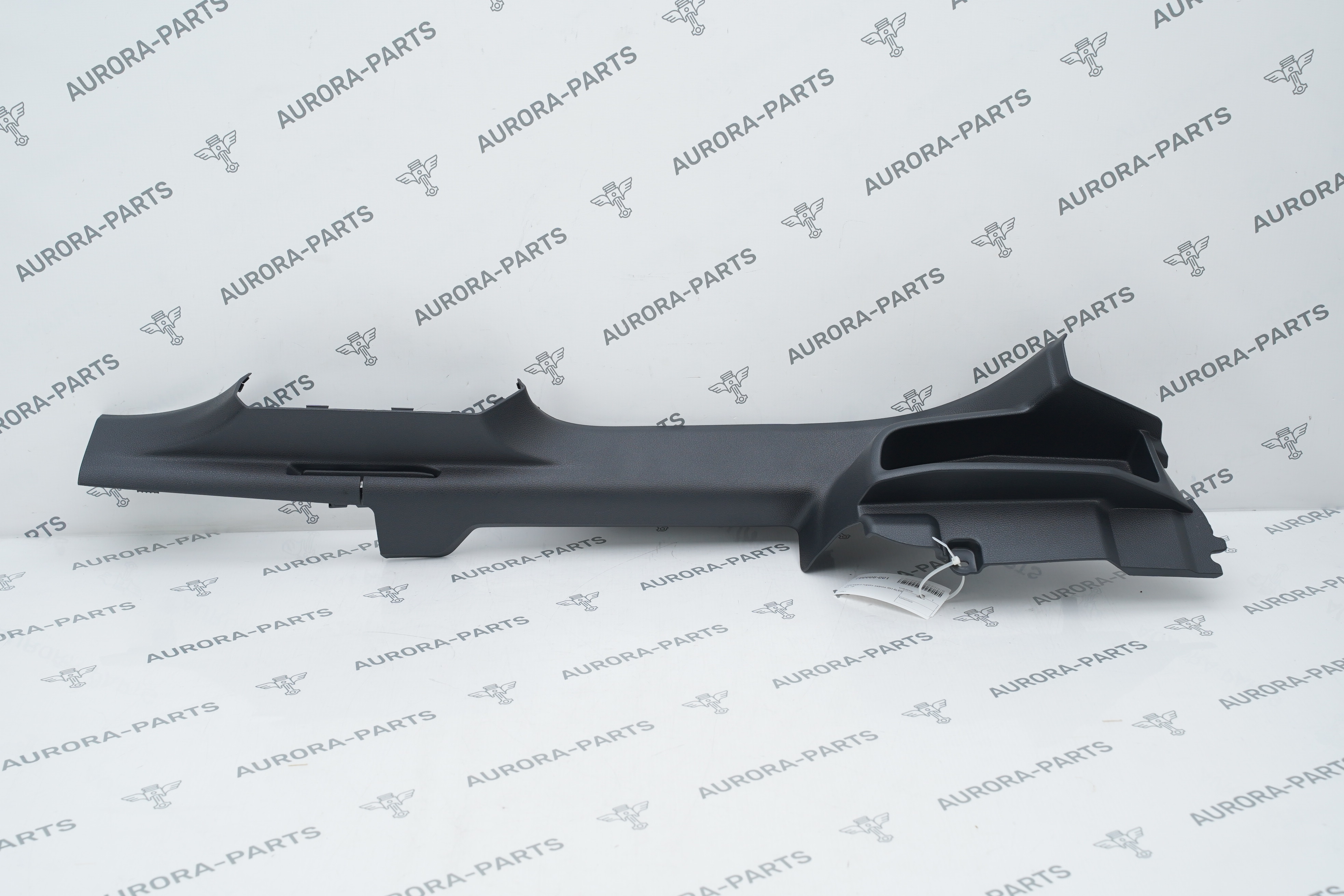 Накладка порога задняя RH Audi Q3