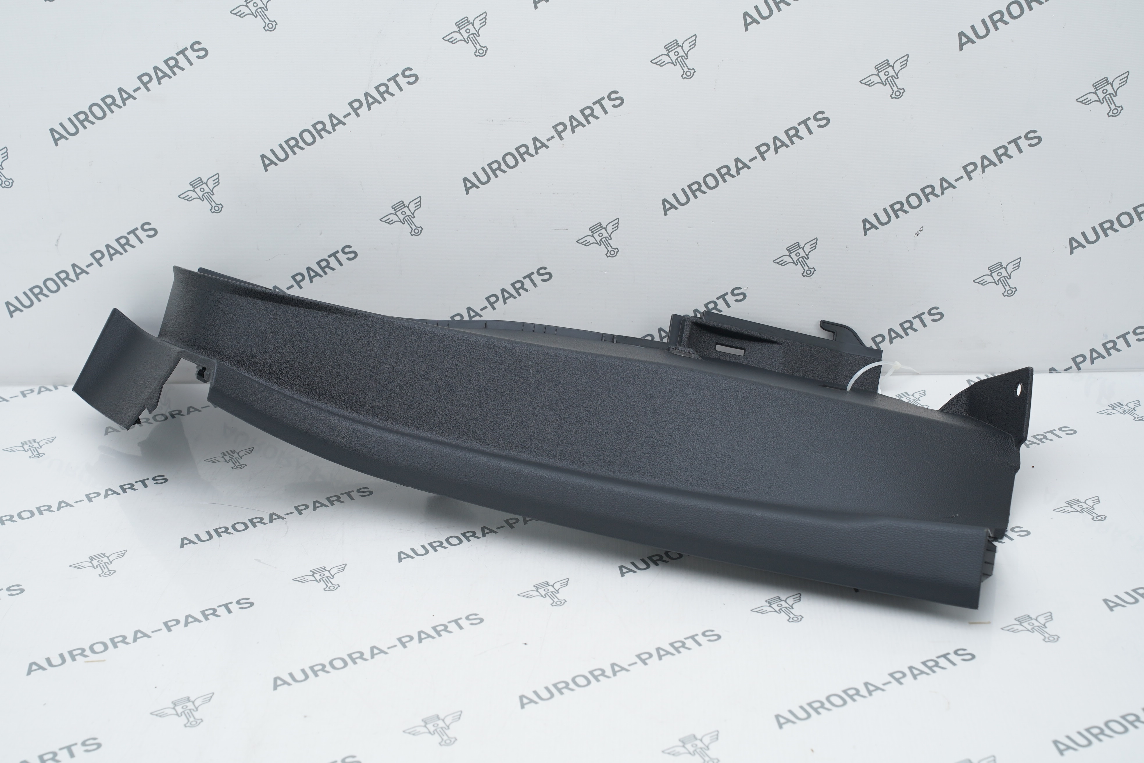 Накладка задней арки RH Audi Q3