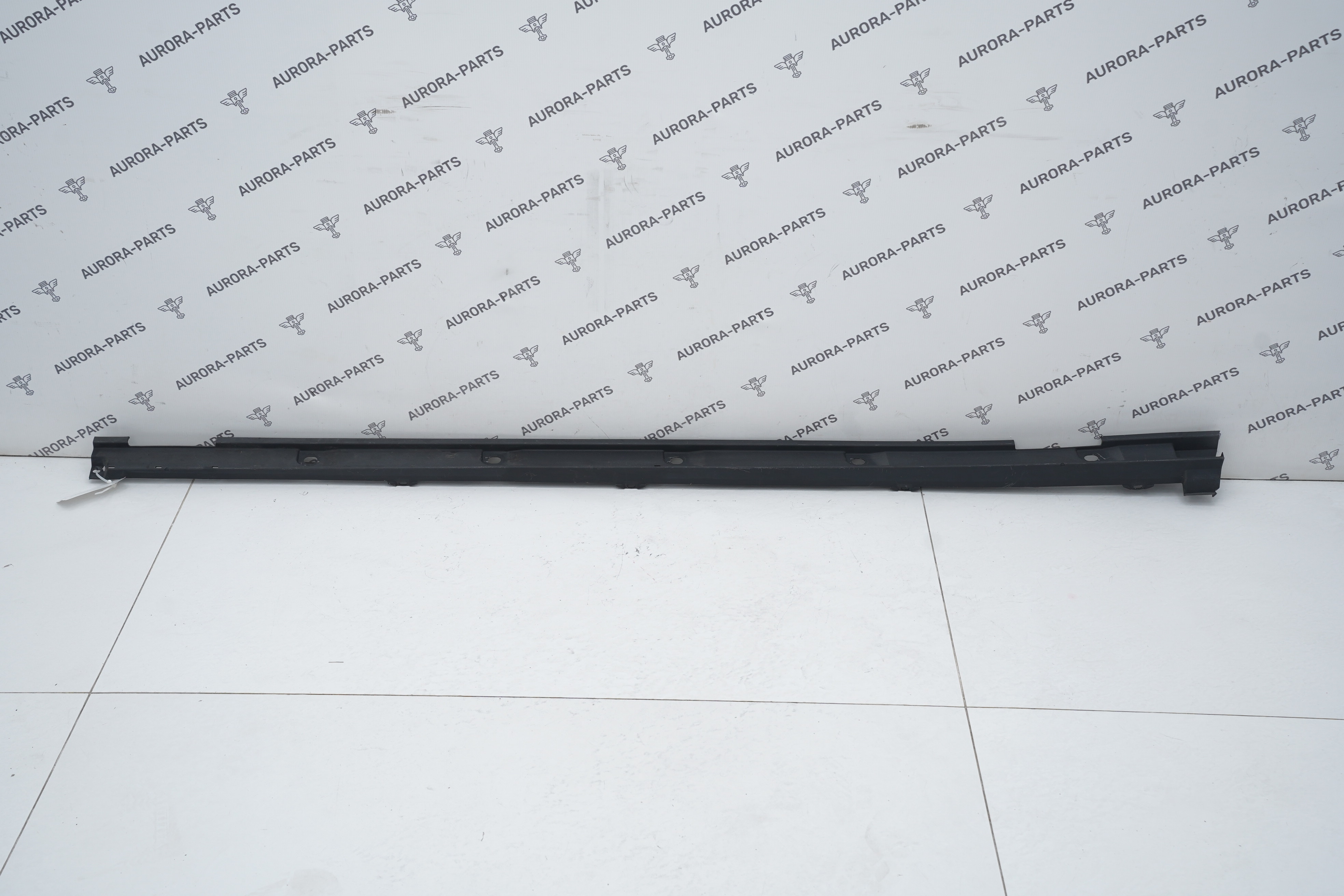 Накладка порога наружняя RH Audi Q3