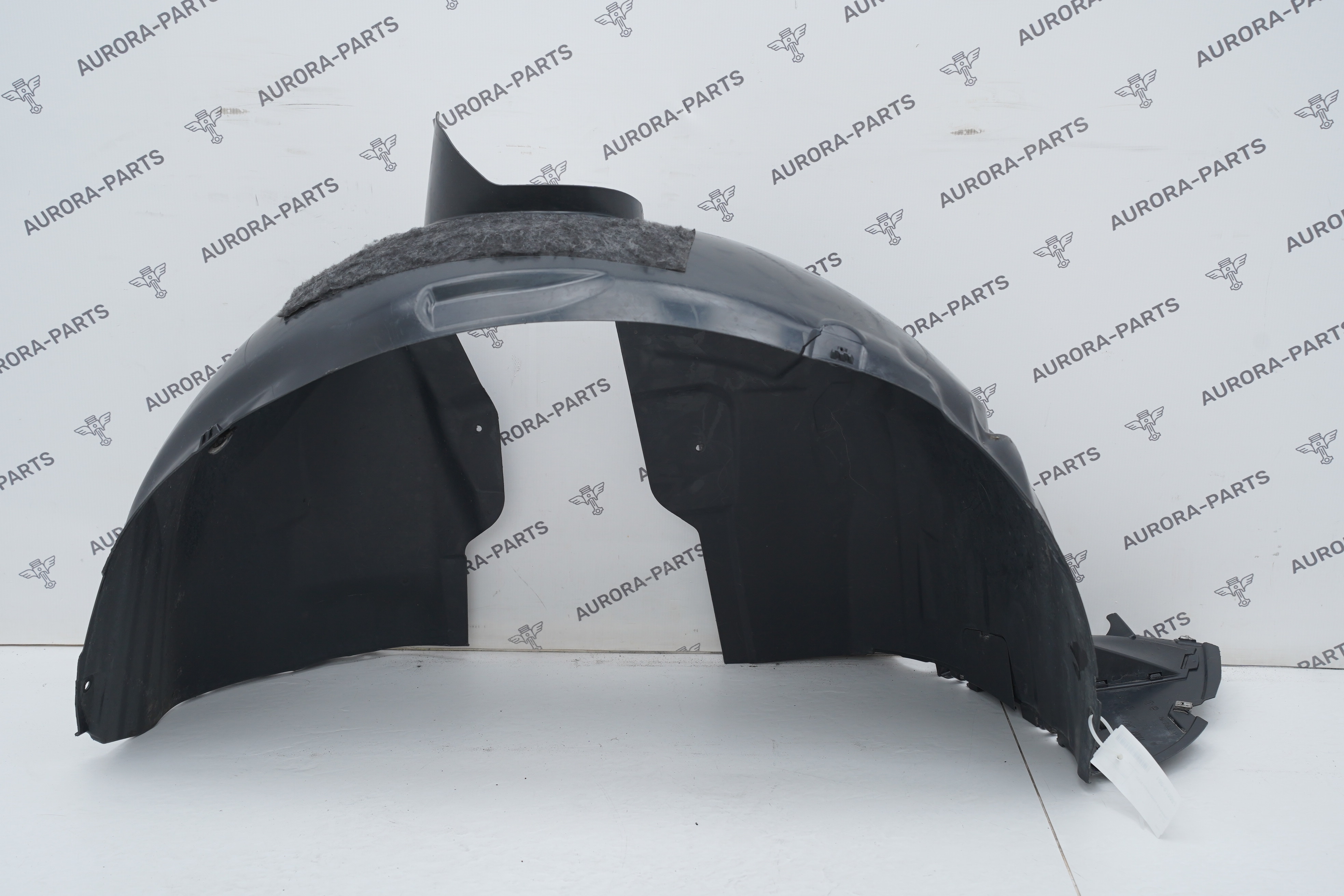 Подкрылок передний RH Audi Q3