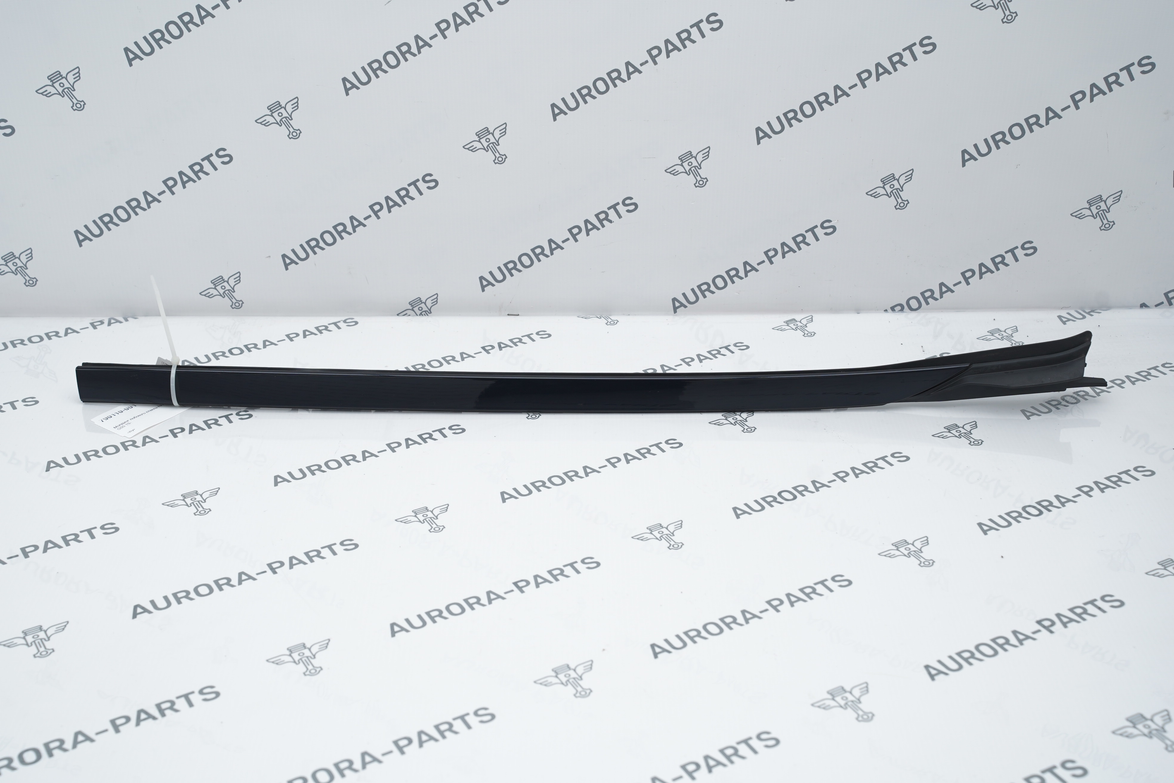 Молдинг лобового стекла RH BMW X6