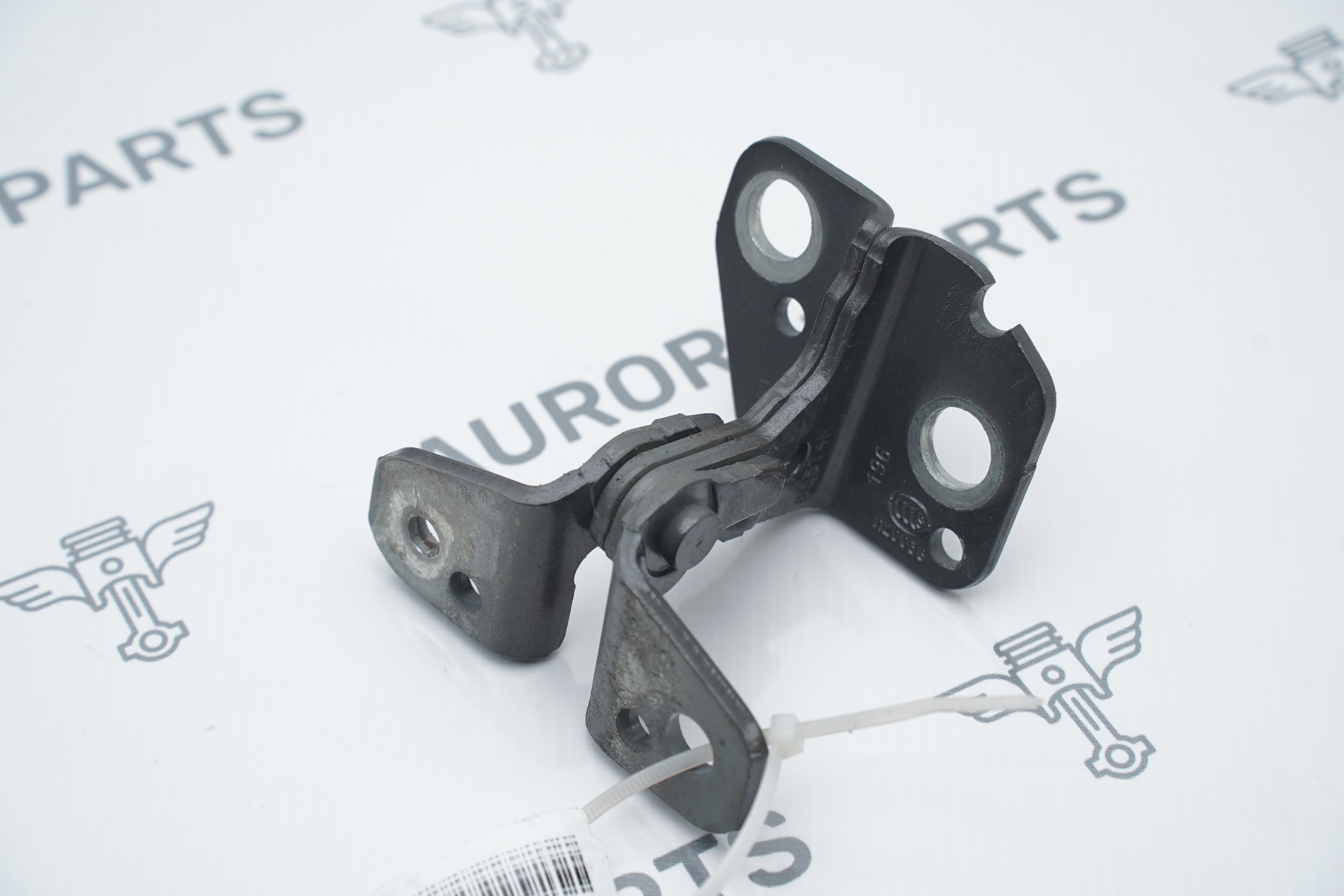 Петля двери передняя верхняя LH Dodge RAM