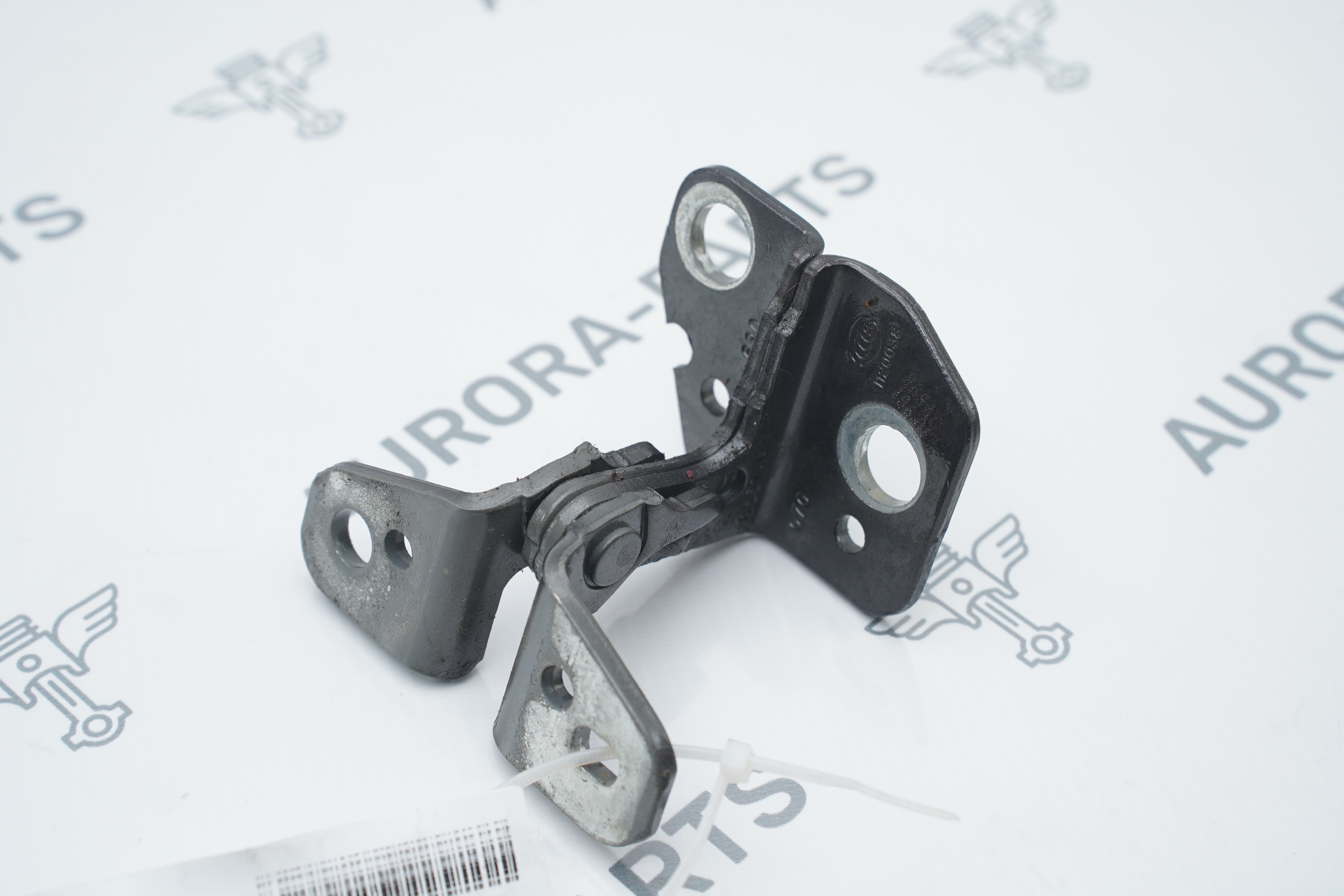 Петля двери передняя нижняя LH Dodge RAM