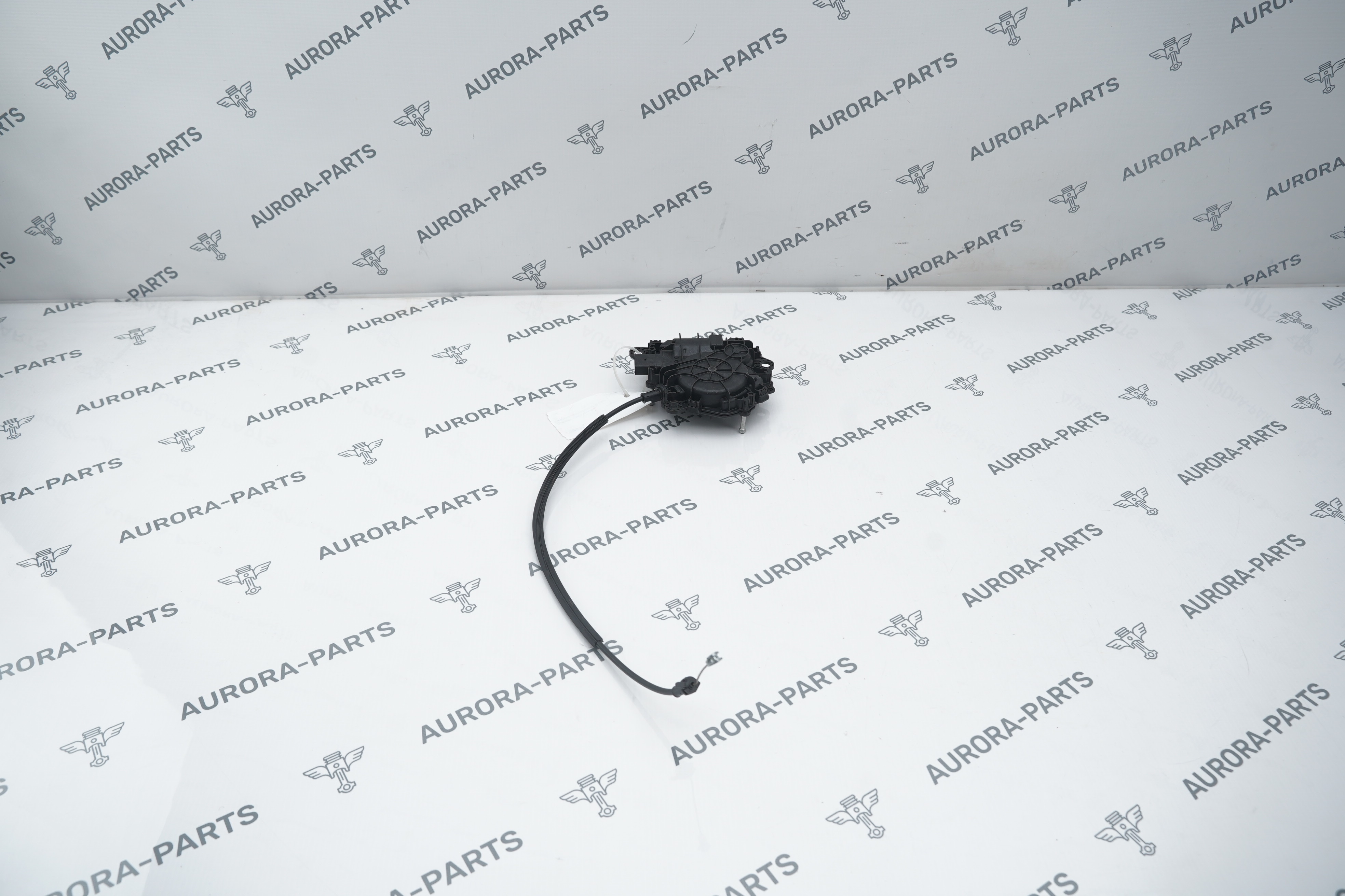 Доводчик замка крышки багажника Land Rover Range Rover 30DDTX