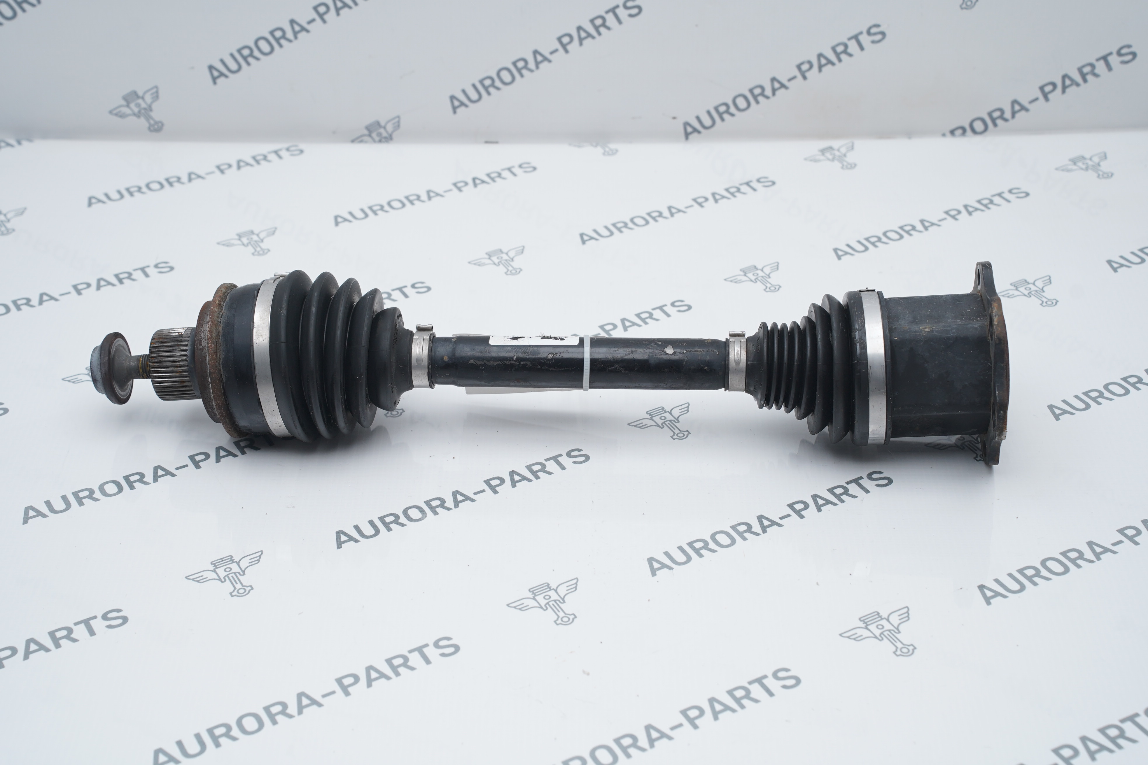 Привод передний LH=RH Porsche Cayenne