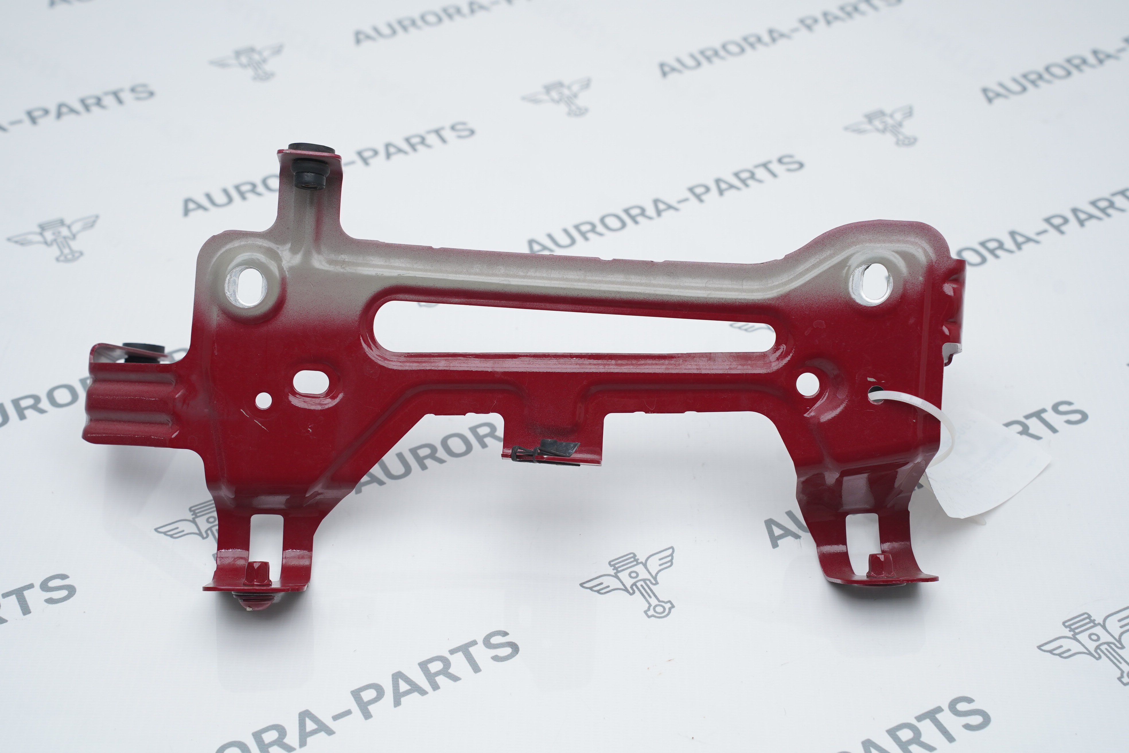 Кронштейн крепления переднего крыла RH Porsche Cayenne