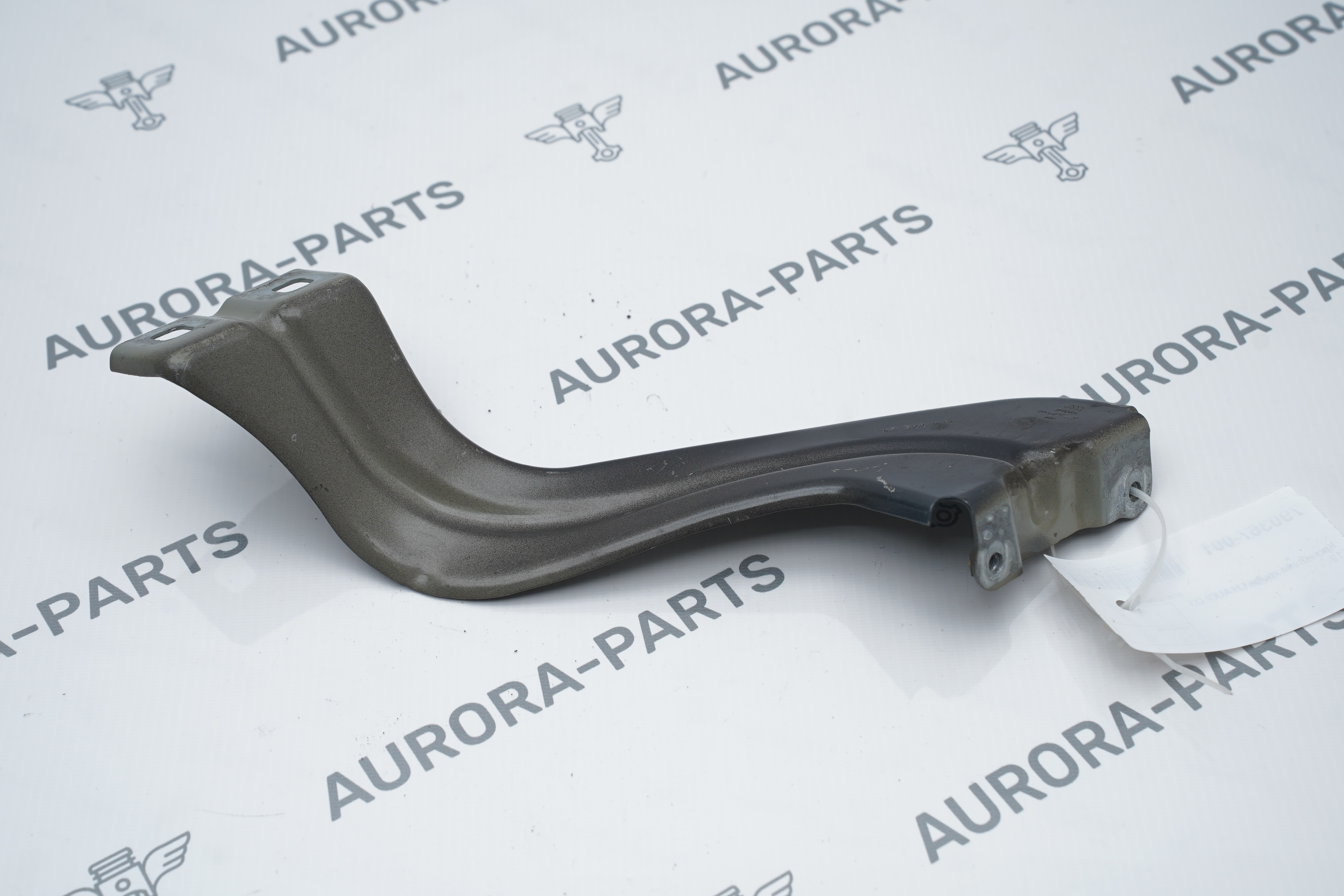 Кронштейн крыла LH Audi Q3