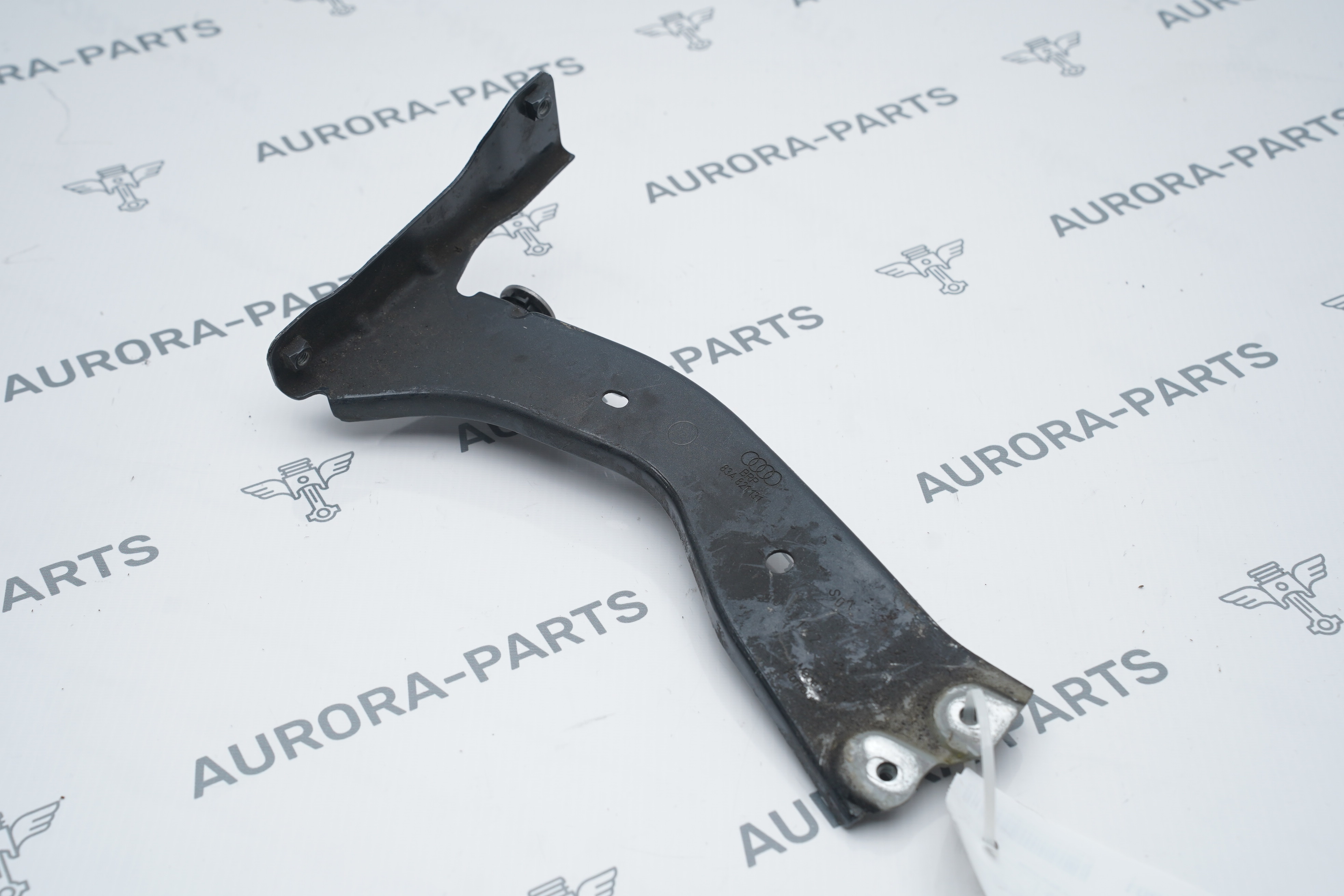 Распорка крыла LH Audi Q3