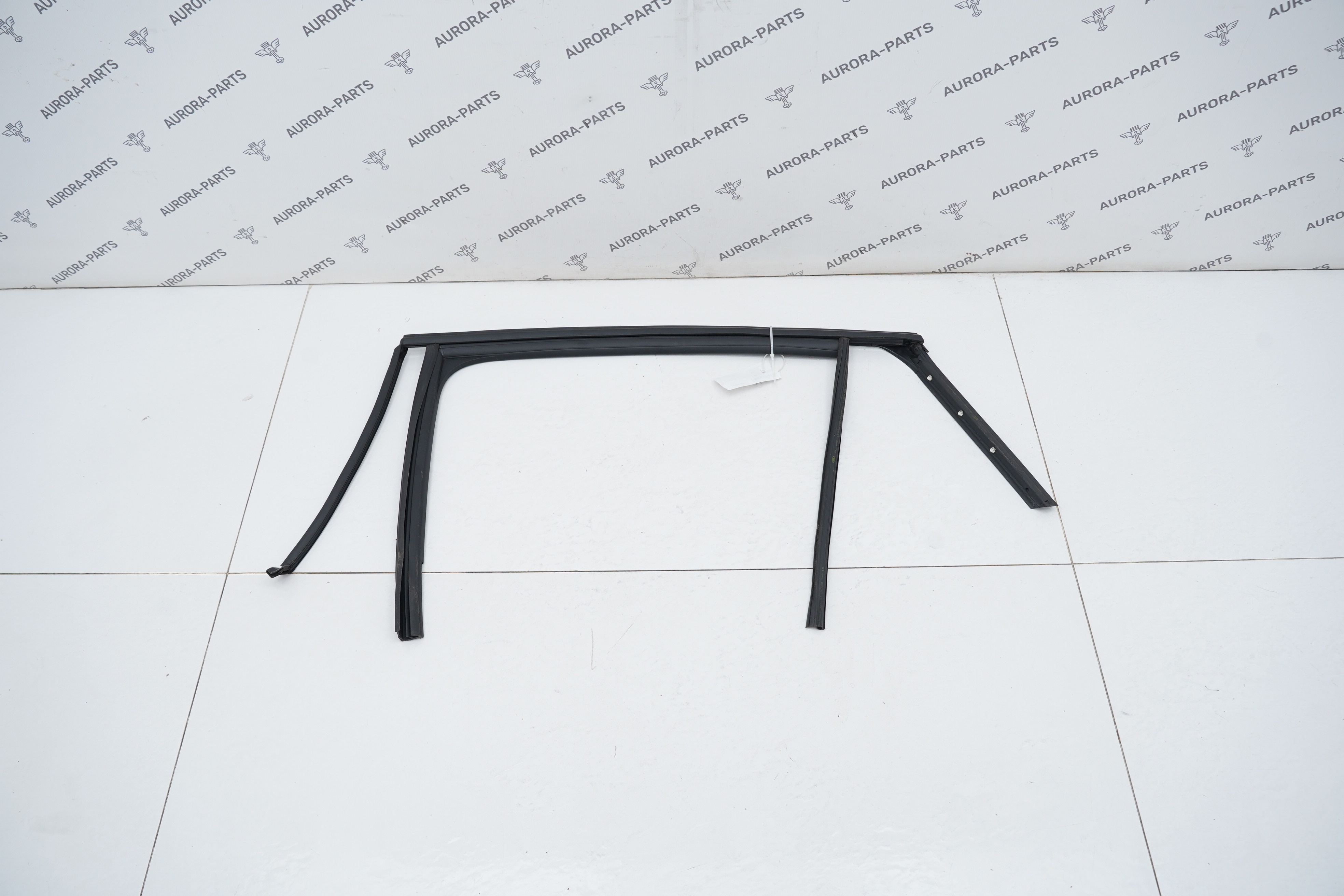 Уплотнитель стекла задней двери LH Skoda Kodiaq