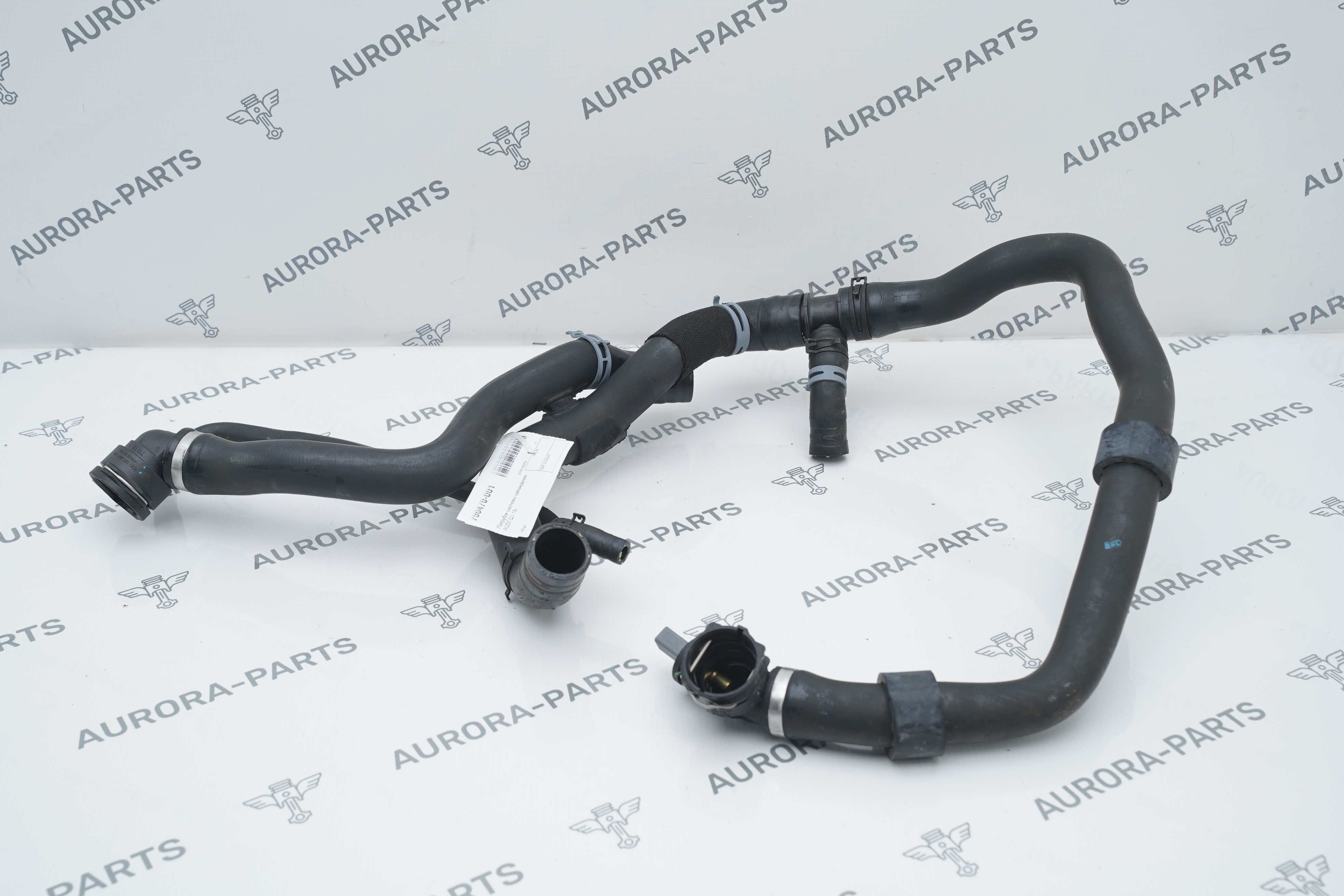 Патрубок системы охлаждения Audi Q3