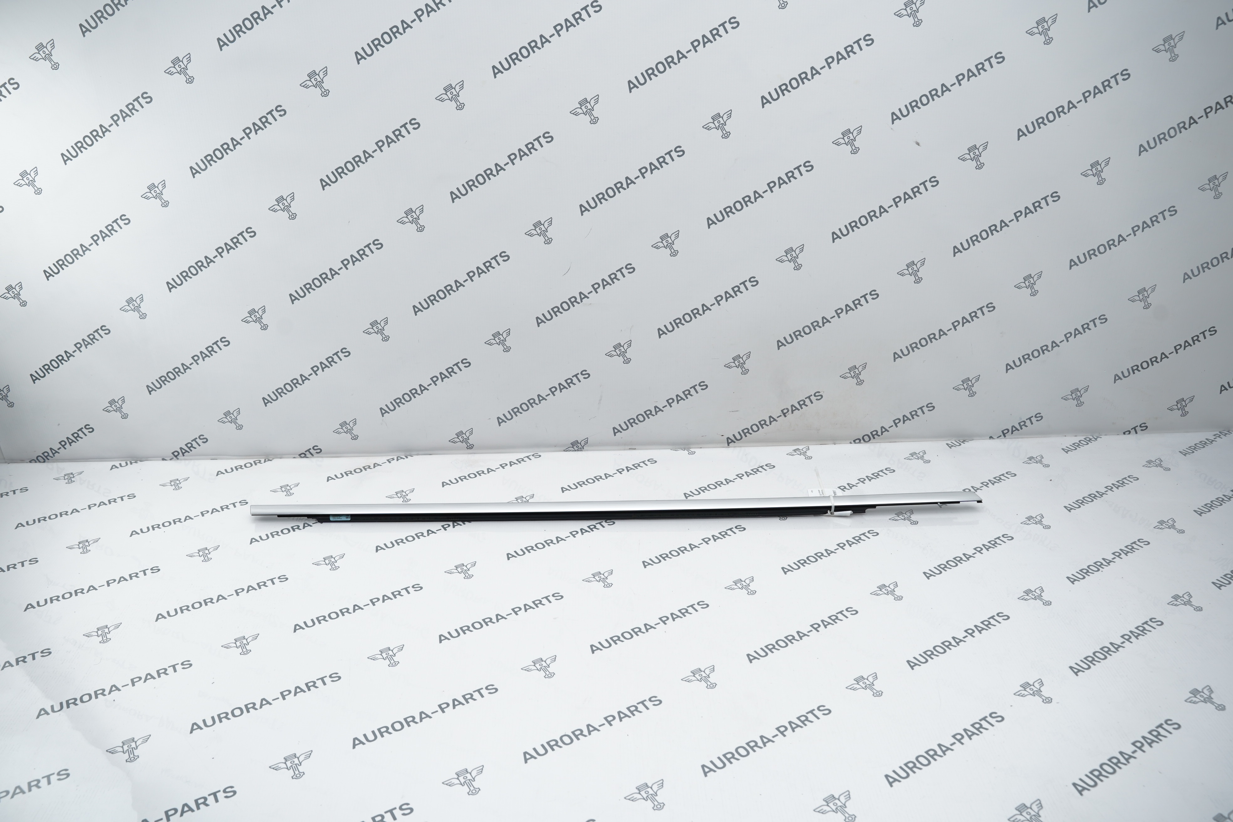 Молдинг, бархотка передней двери RH Audi Q3