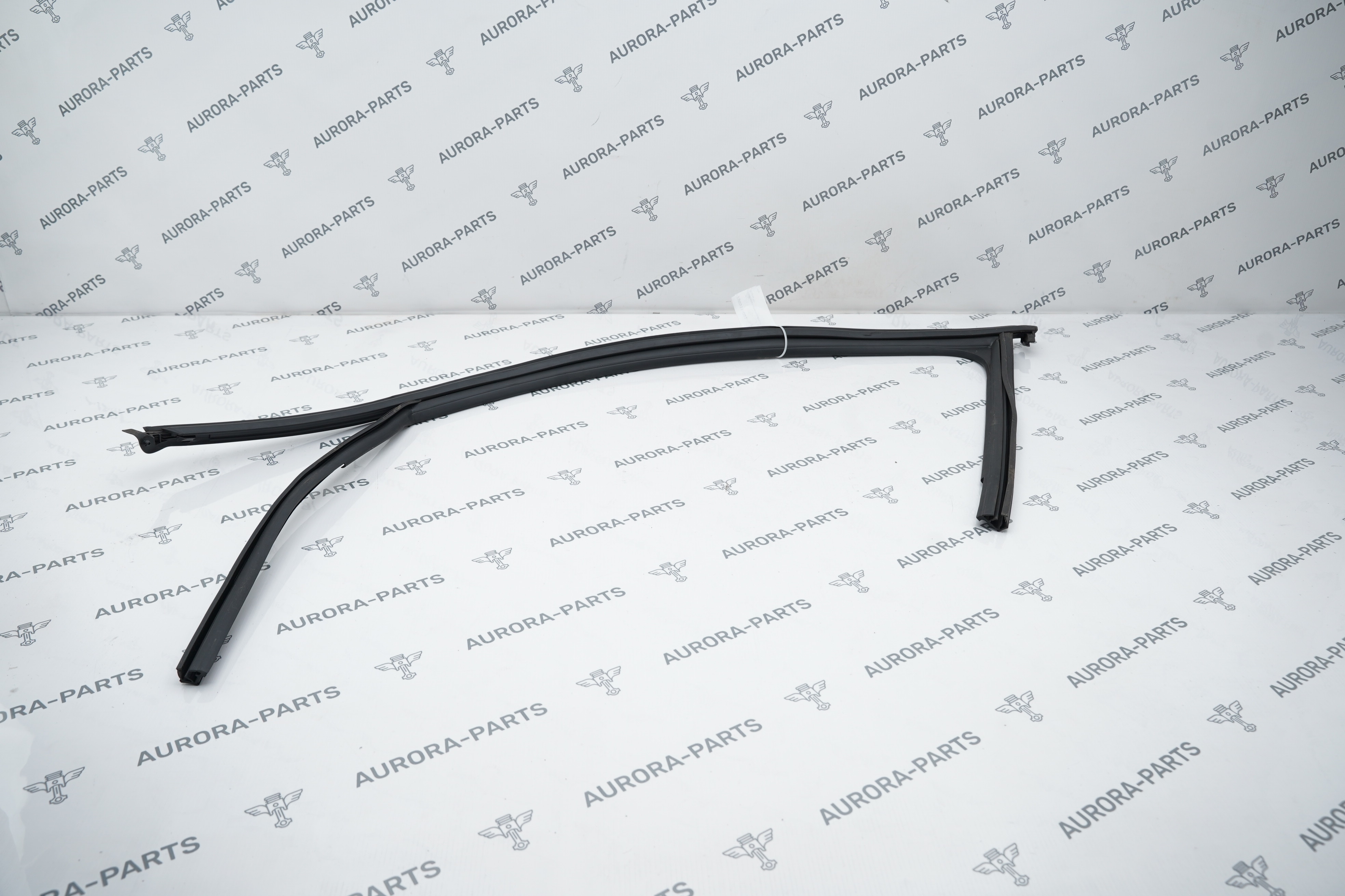 Уплотнитель стекла двери LH Skoda Kodiaq