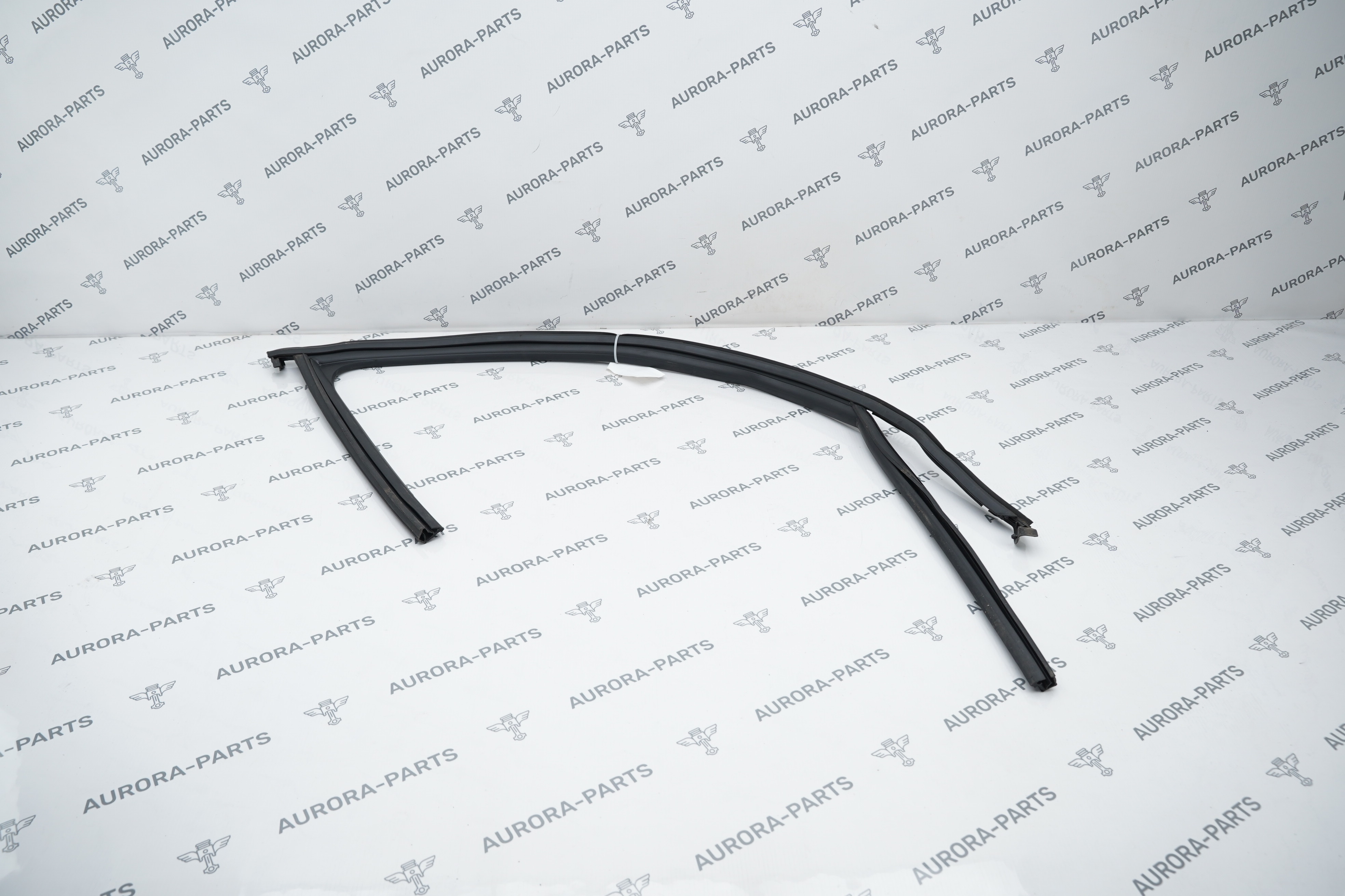 Уплотнитель стекла двери RH Skoda Kodiaq