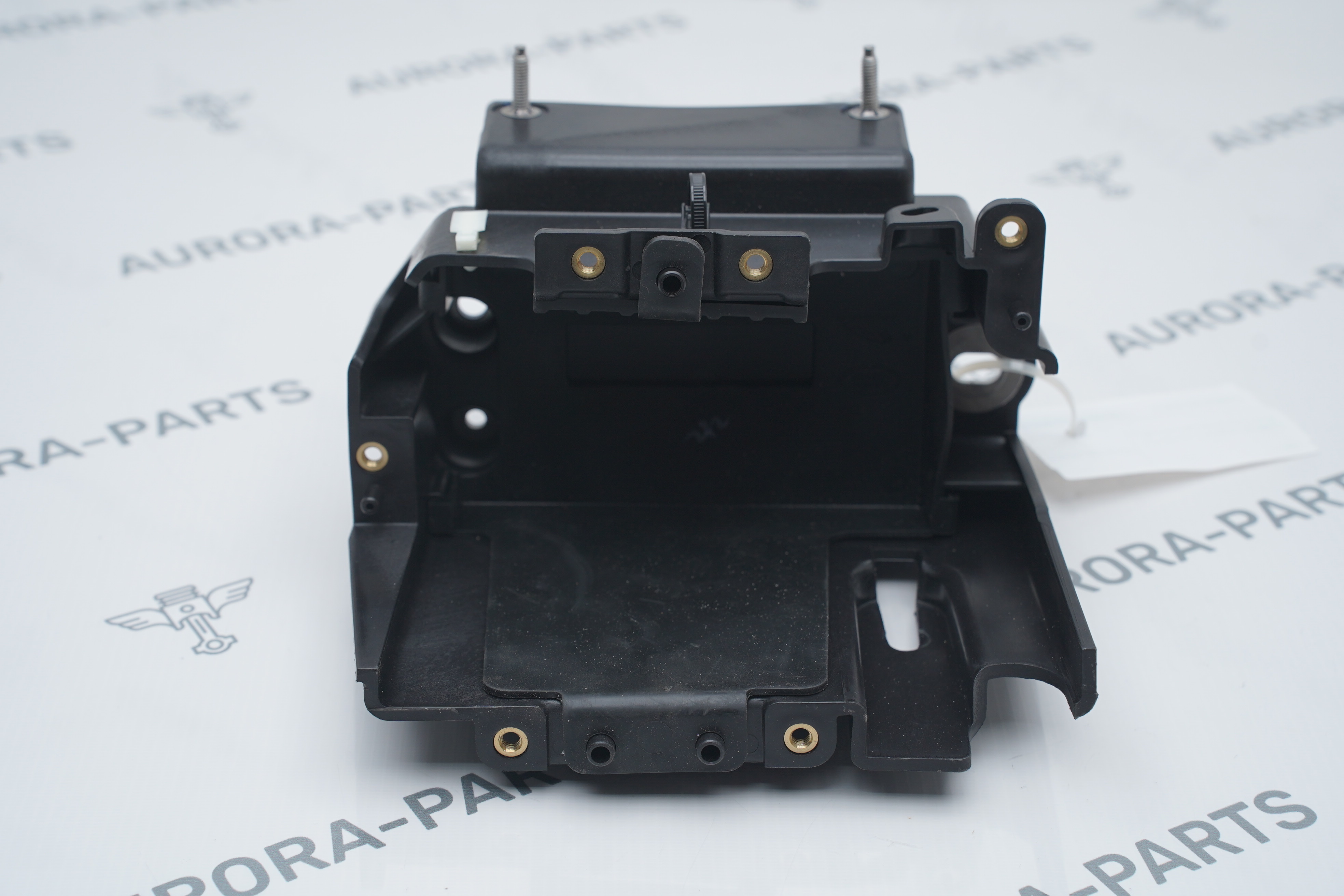 Кронштейн багажника нижний RH Land Rover Range Rover 30DDTX