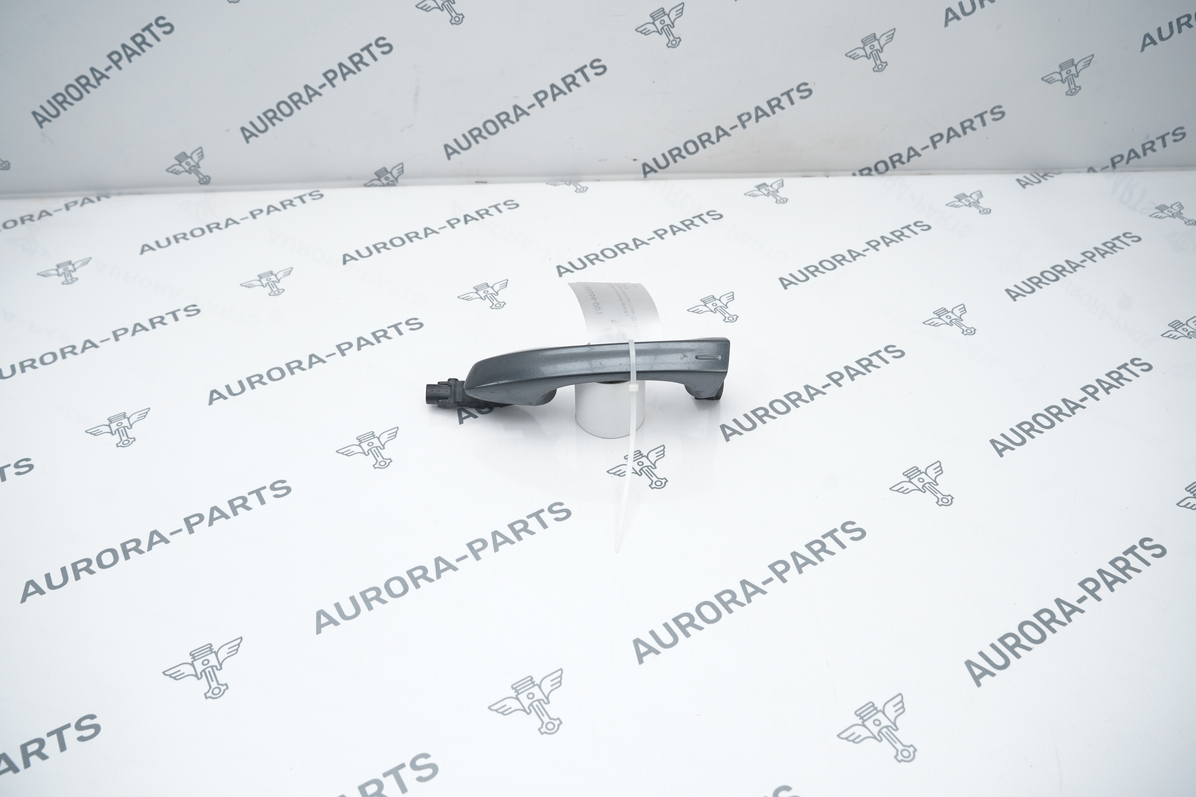 Ручка передней двери с бесключевым доступом RH Audi Q3