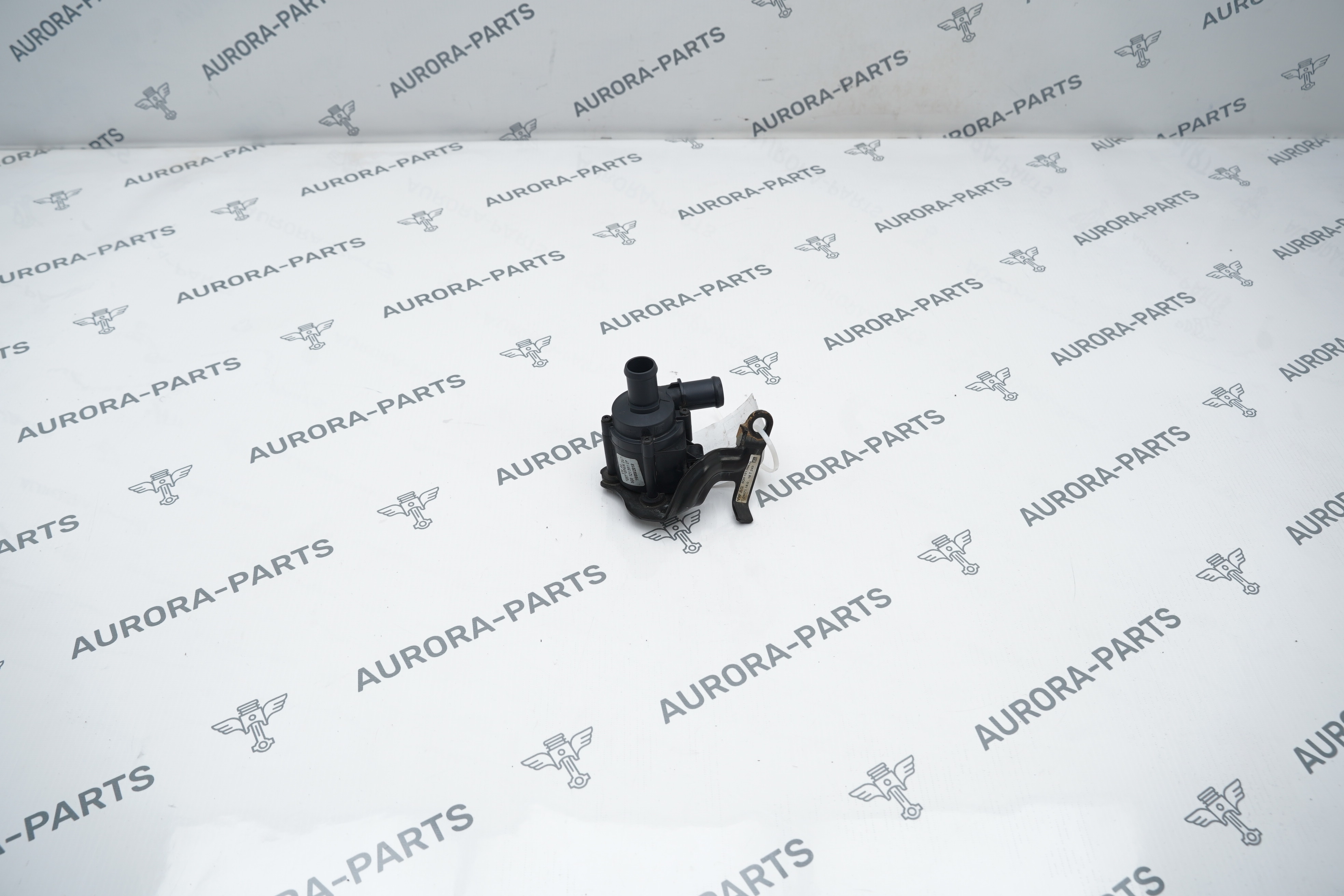 Насос системы охлаждения дополнительный VW Tiguan