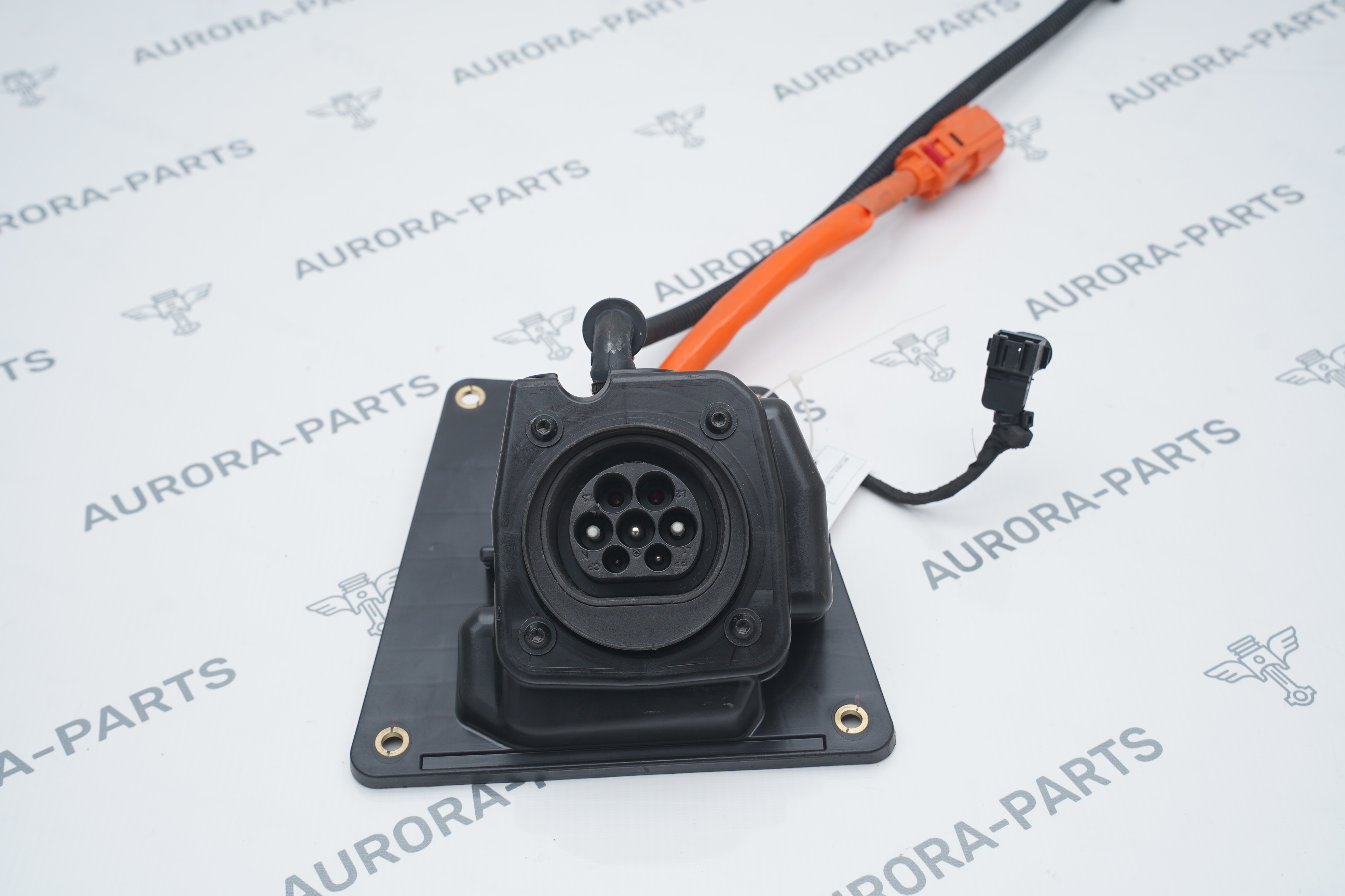 Провод зарядки с кронштейном Porsche Cayenne