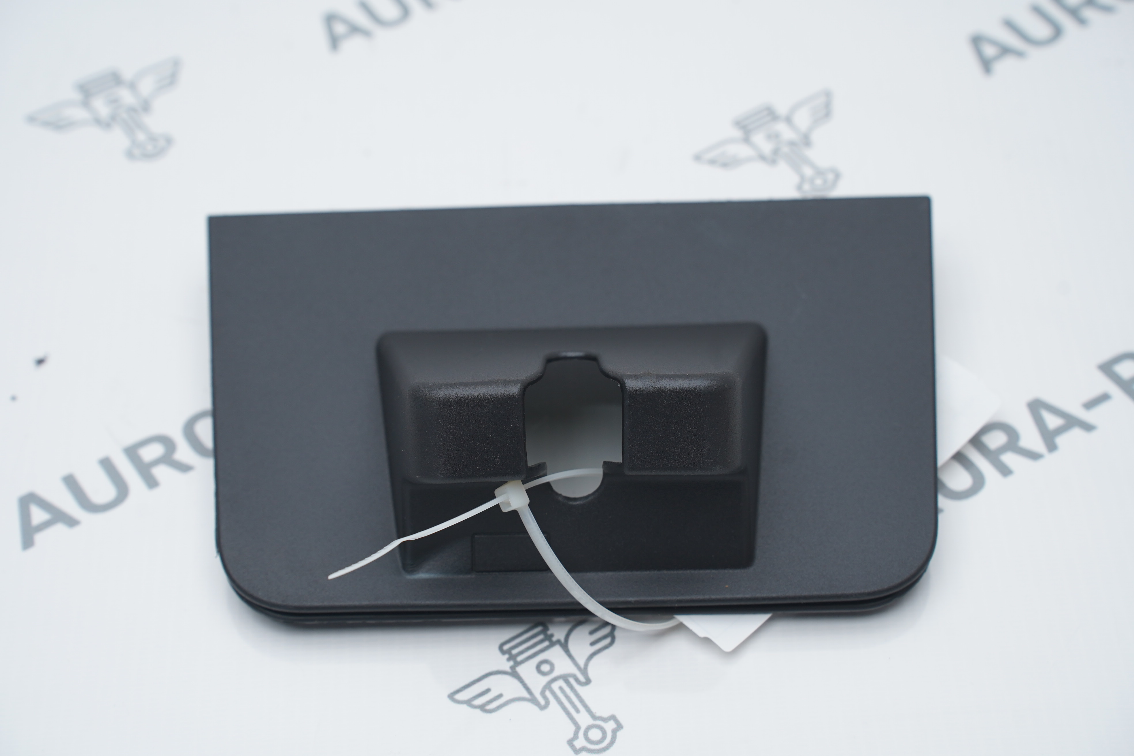 Накладка замка багажника Porsche Cayenne