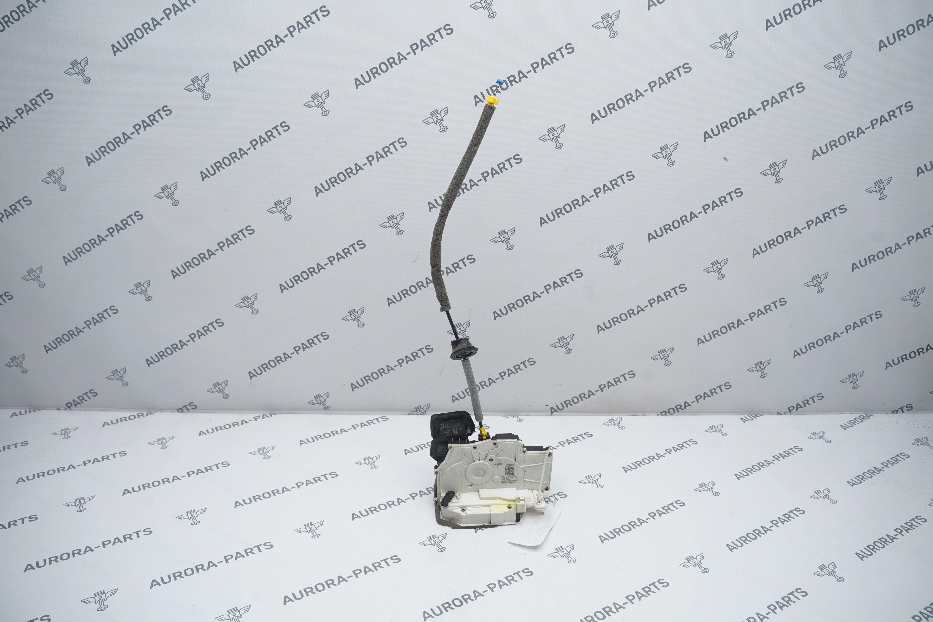 Замок задней двери RH Audi Q8